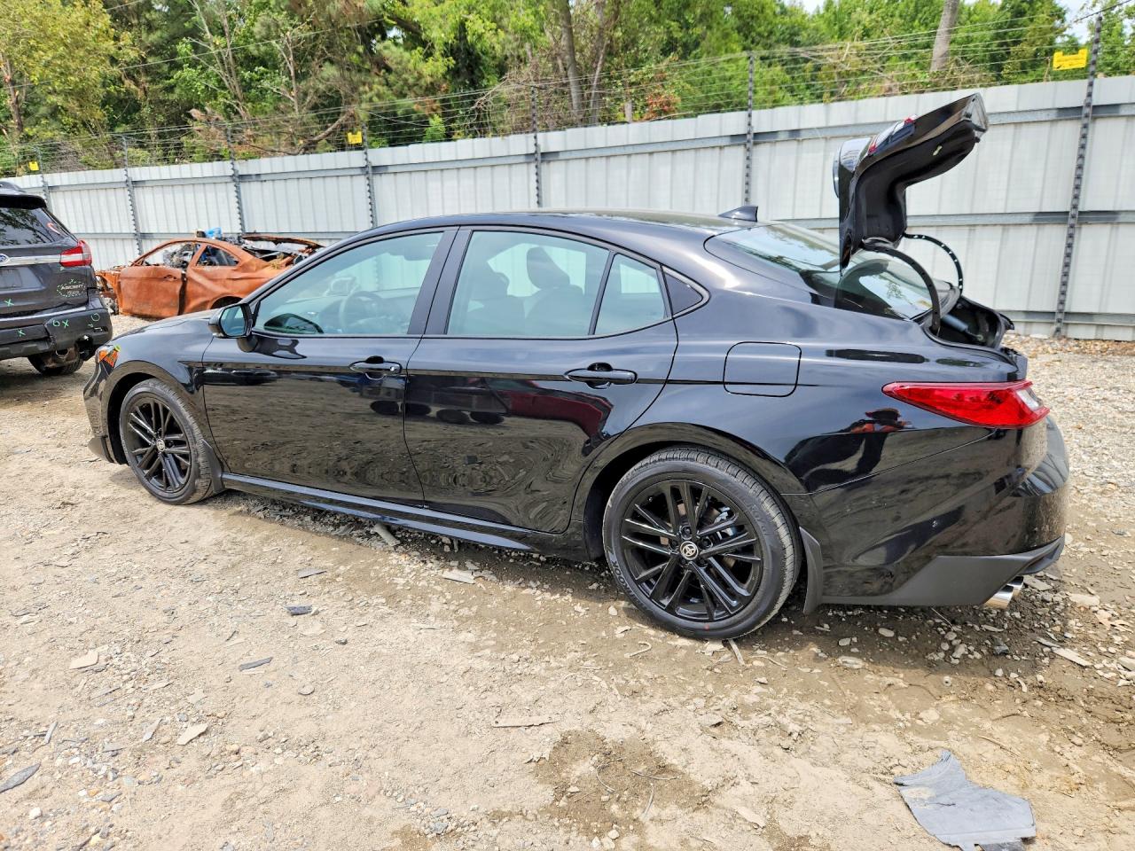 2026 Toyota Camry Se Black vin: 4T1DAACK5TU328220