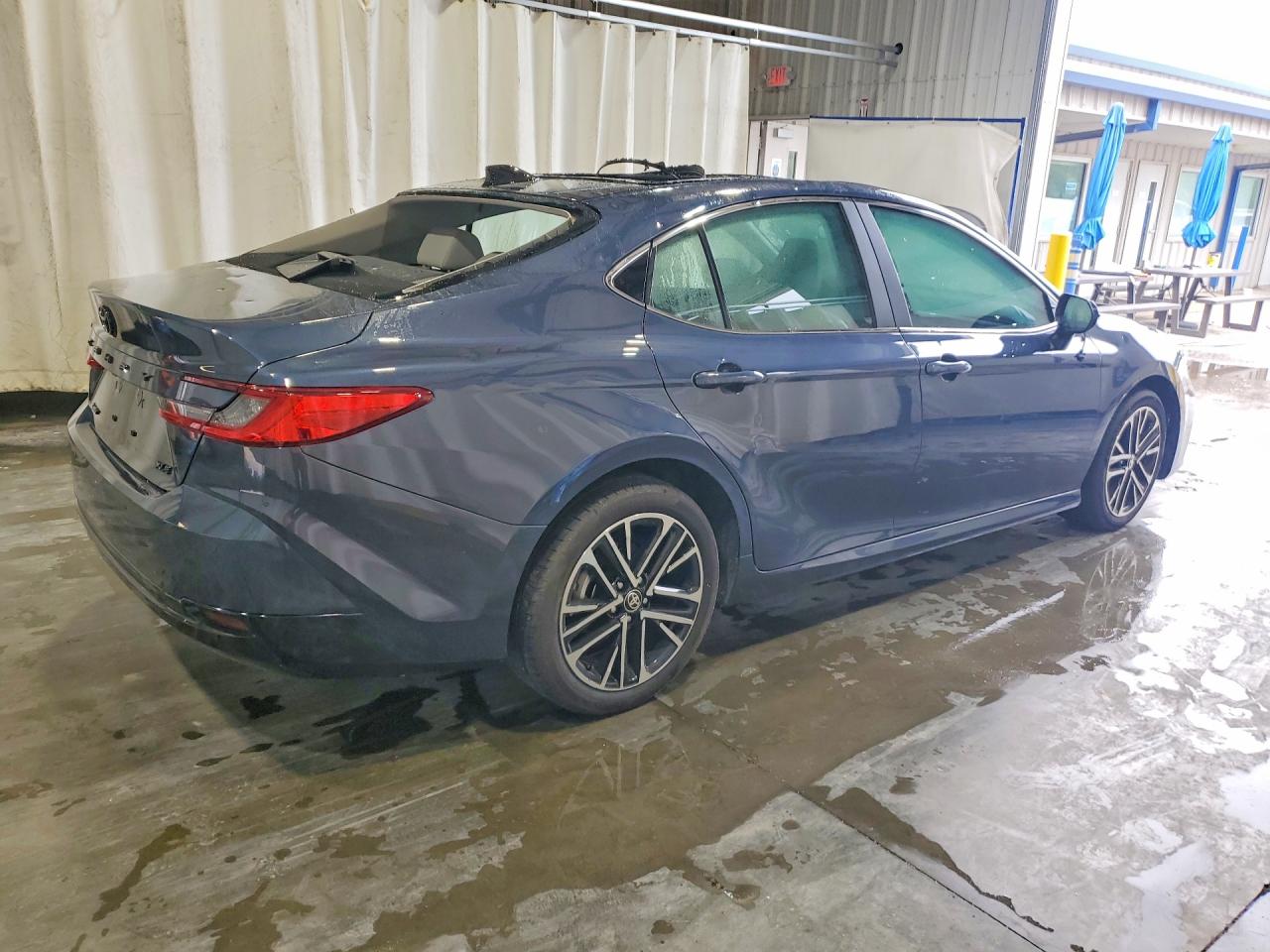 2026 Toyota Camry Xle Blue vin: 4T1DAACK5TU673201