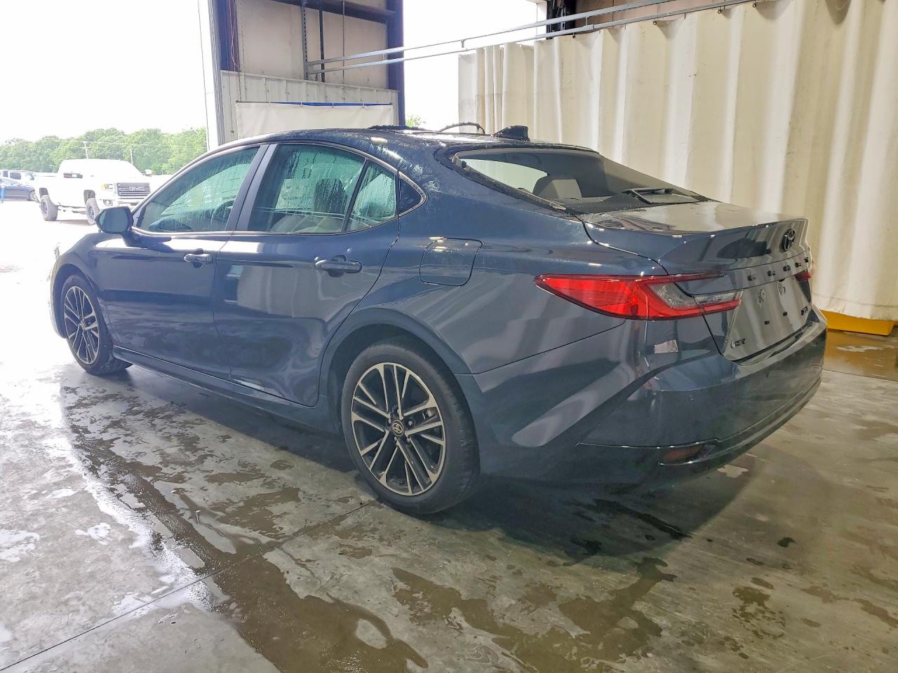 2026 Toyota Camry Xle Blue vin: 4T1DAACK5TU673201