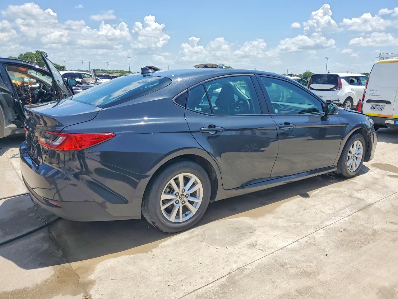 2025 Toyota Camry Le Charcoal vin: 4T1DAACK6SU001436