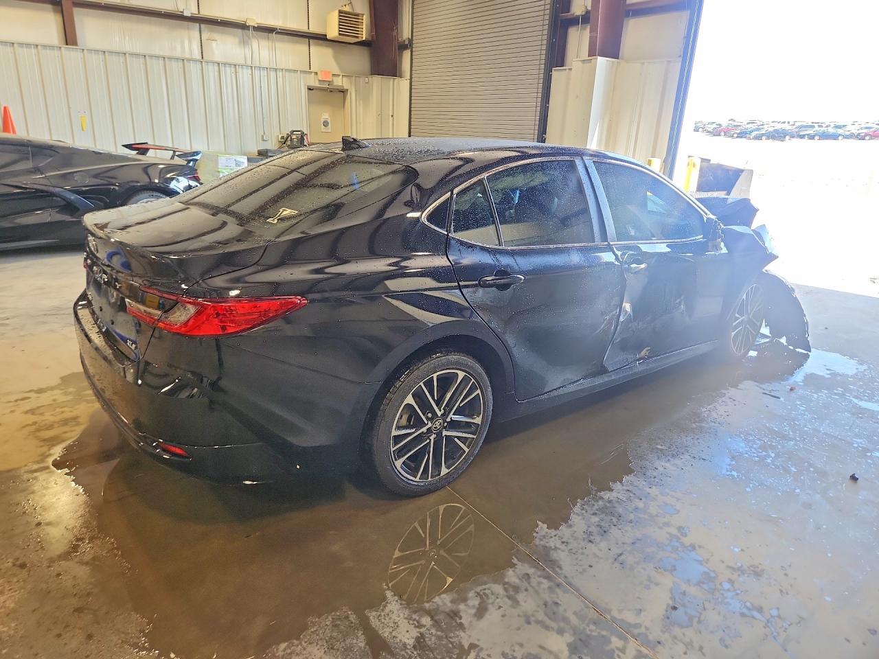 2025 Toyota Camry Xle Black vin: 4T1DAACK6SU039085
