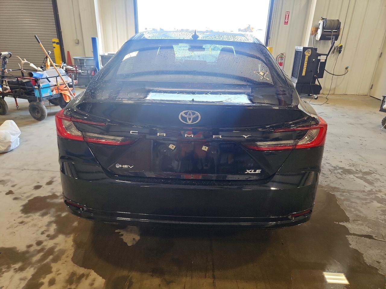 2025 Toyota Camry Xle Black vin: 4T1DAACK6SU039085