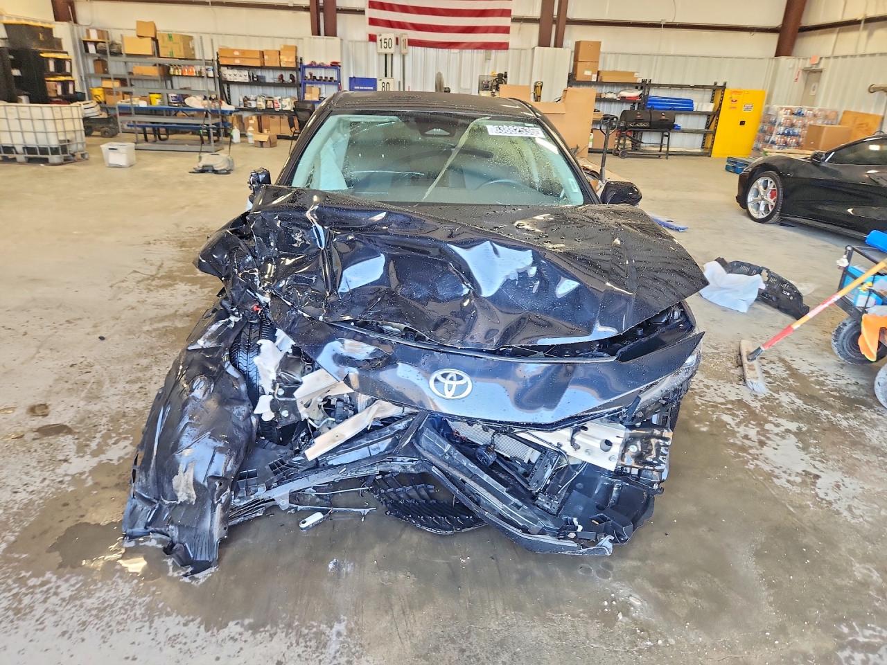 2025 Toyota Camry Xle Black vin: 4T1DAACK6SU039085