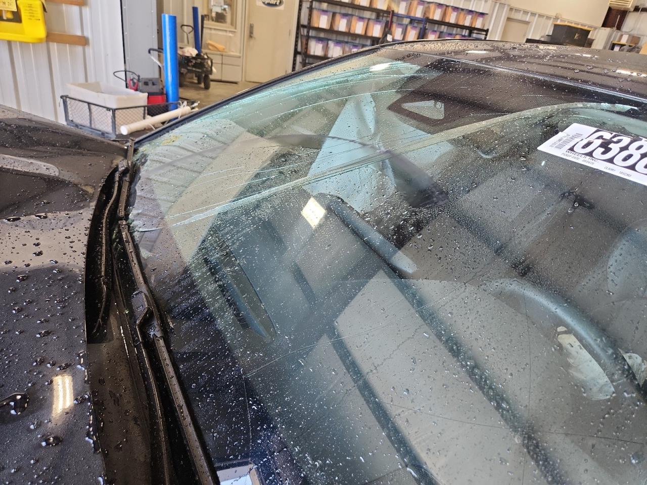 2025 Toyota Camry Xle Black vin: 4T1DAACK6SU039085 Damage: Windshield, Broken, Replacement Required