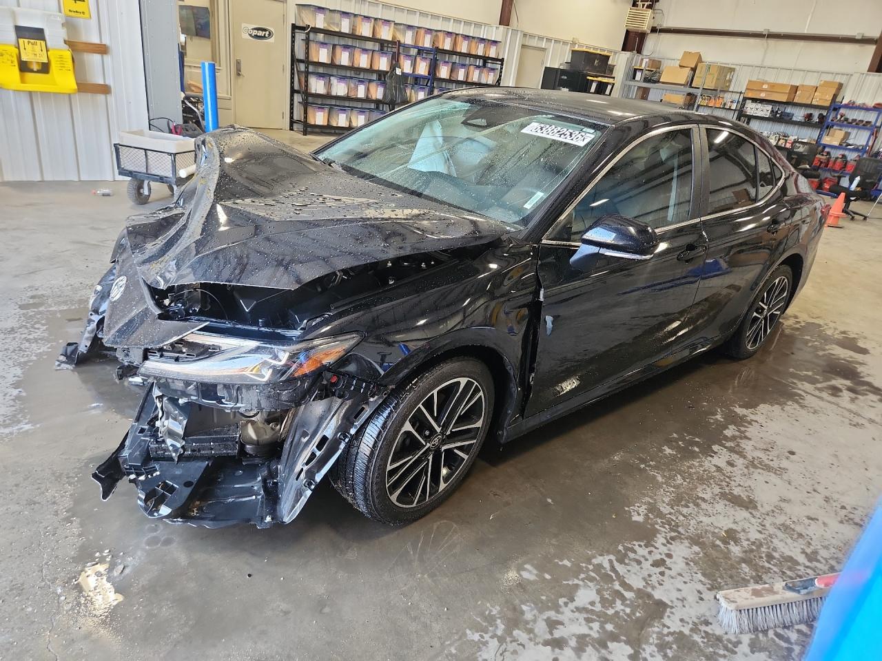 2025 Toyota Camry Xle Black vin: 4T1DAACK6SU039085 Damage: Left Head Lamp, Broken, Replacement Required