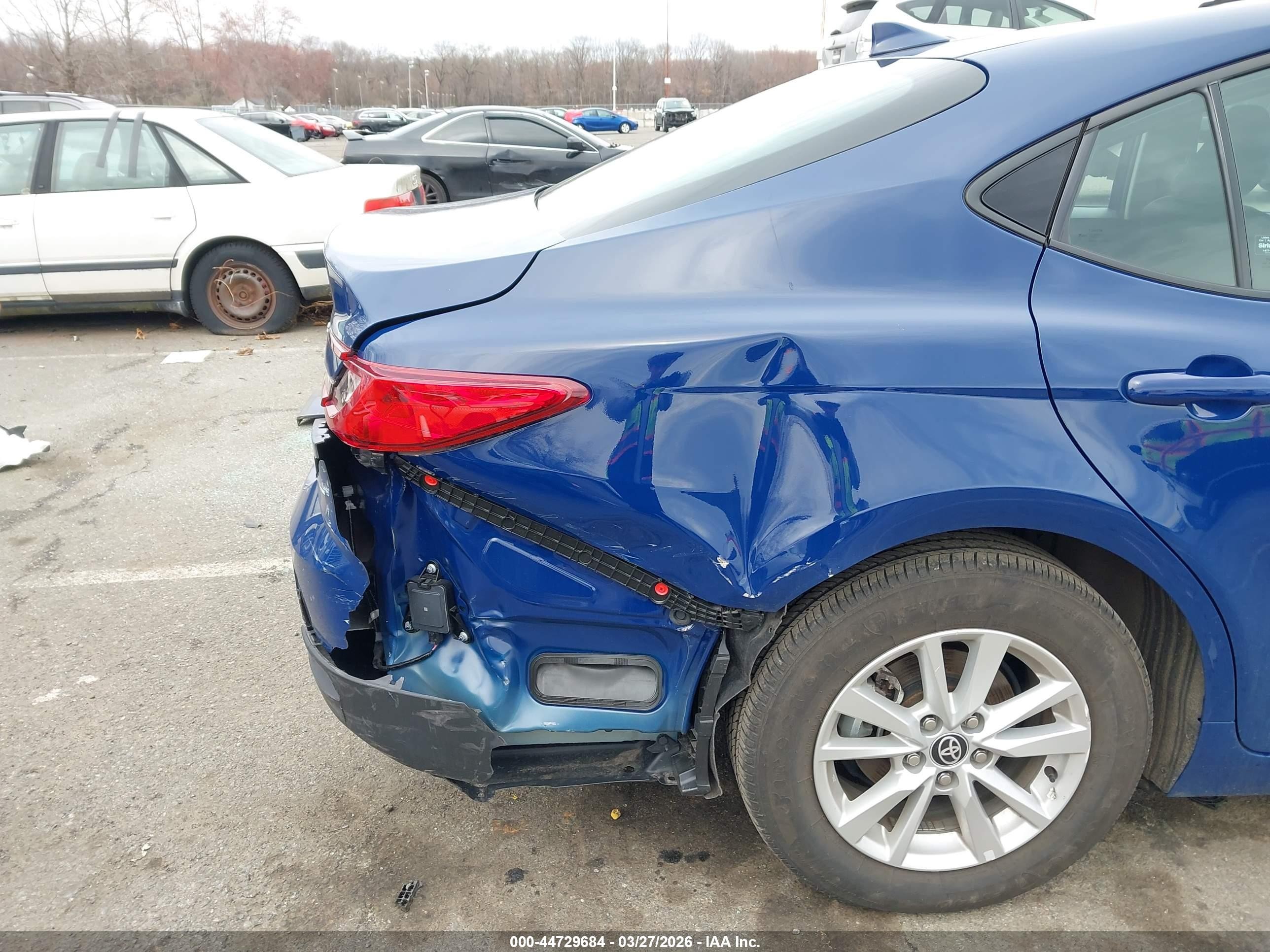 2025 Toyota Camry Le Blue vin: 4T1DAACK6SU049387