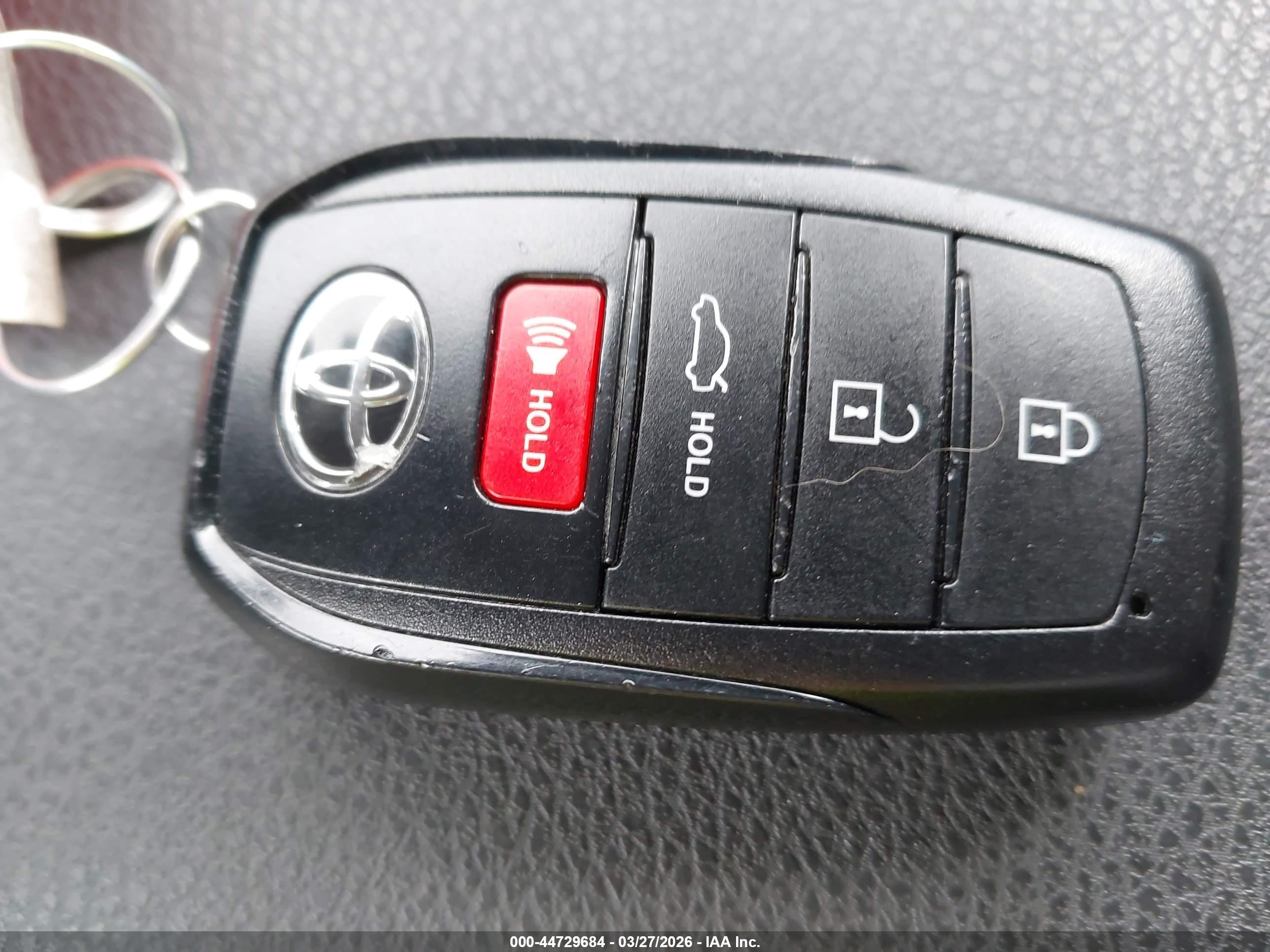 2025 Toyota Camry Le Blue vin: 4T1DAACK6SU049387