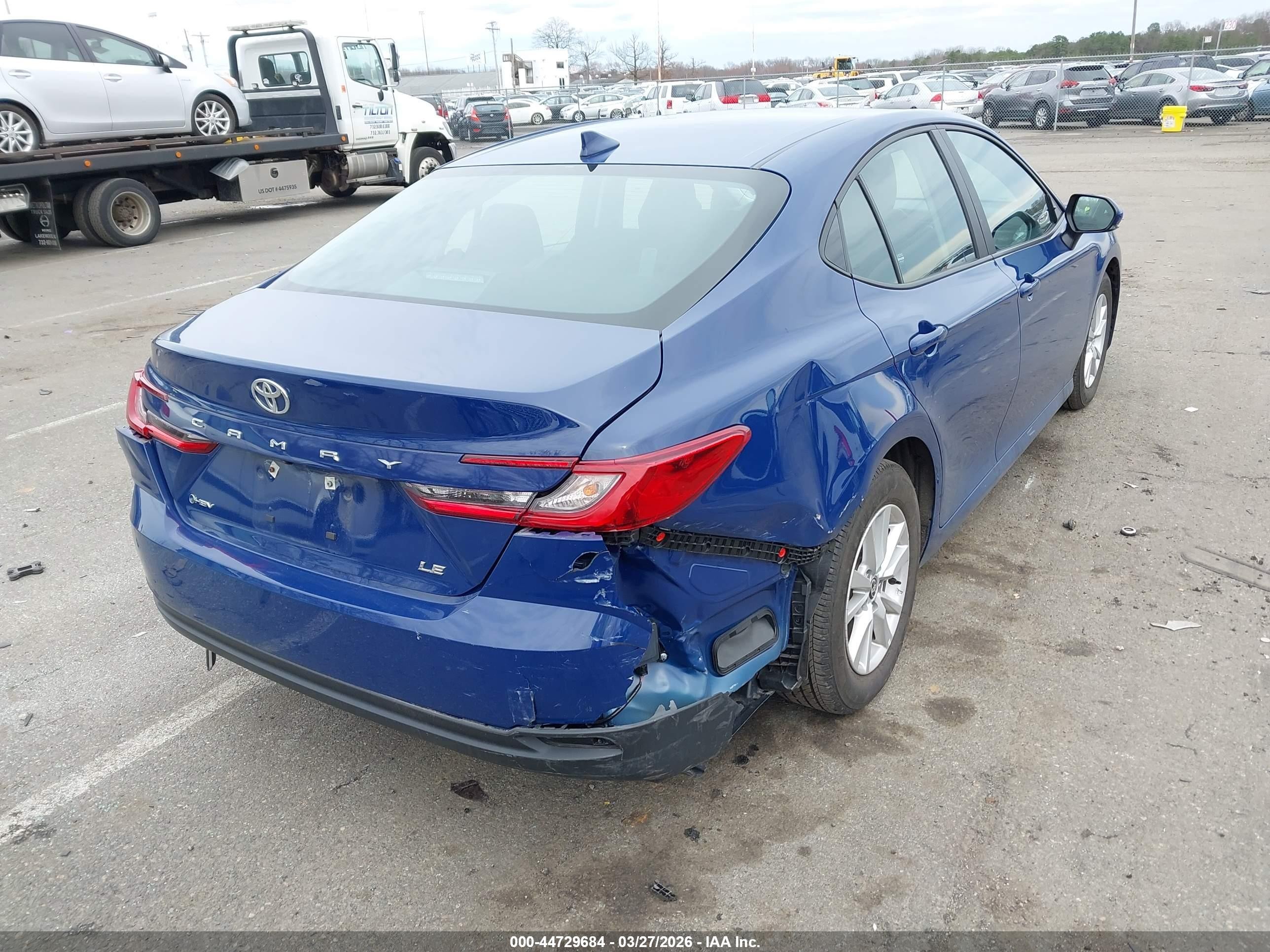 2025 Toyota Camry Le Blue vin: 4T1DAACK6SU049387