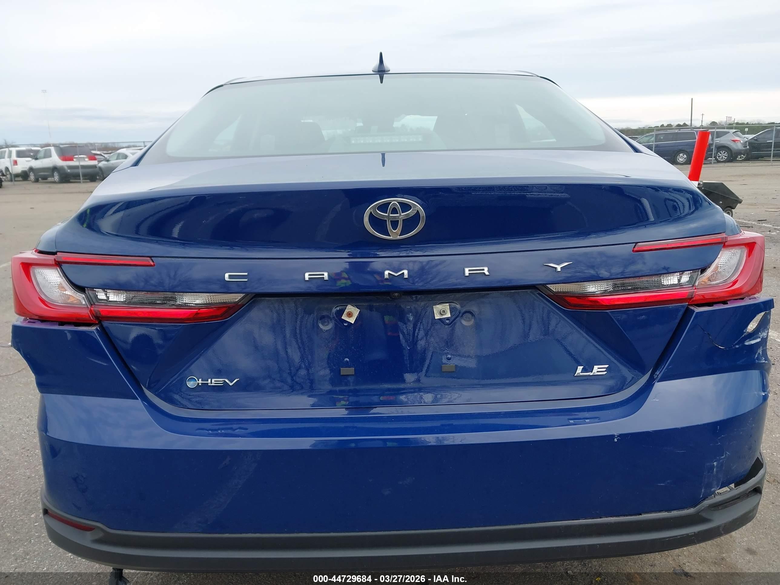 2025 Toyota Camry Le Blue vin: 4T1DAACK6SU049387