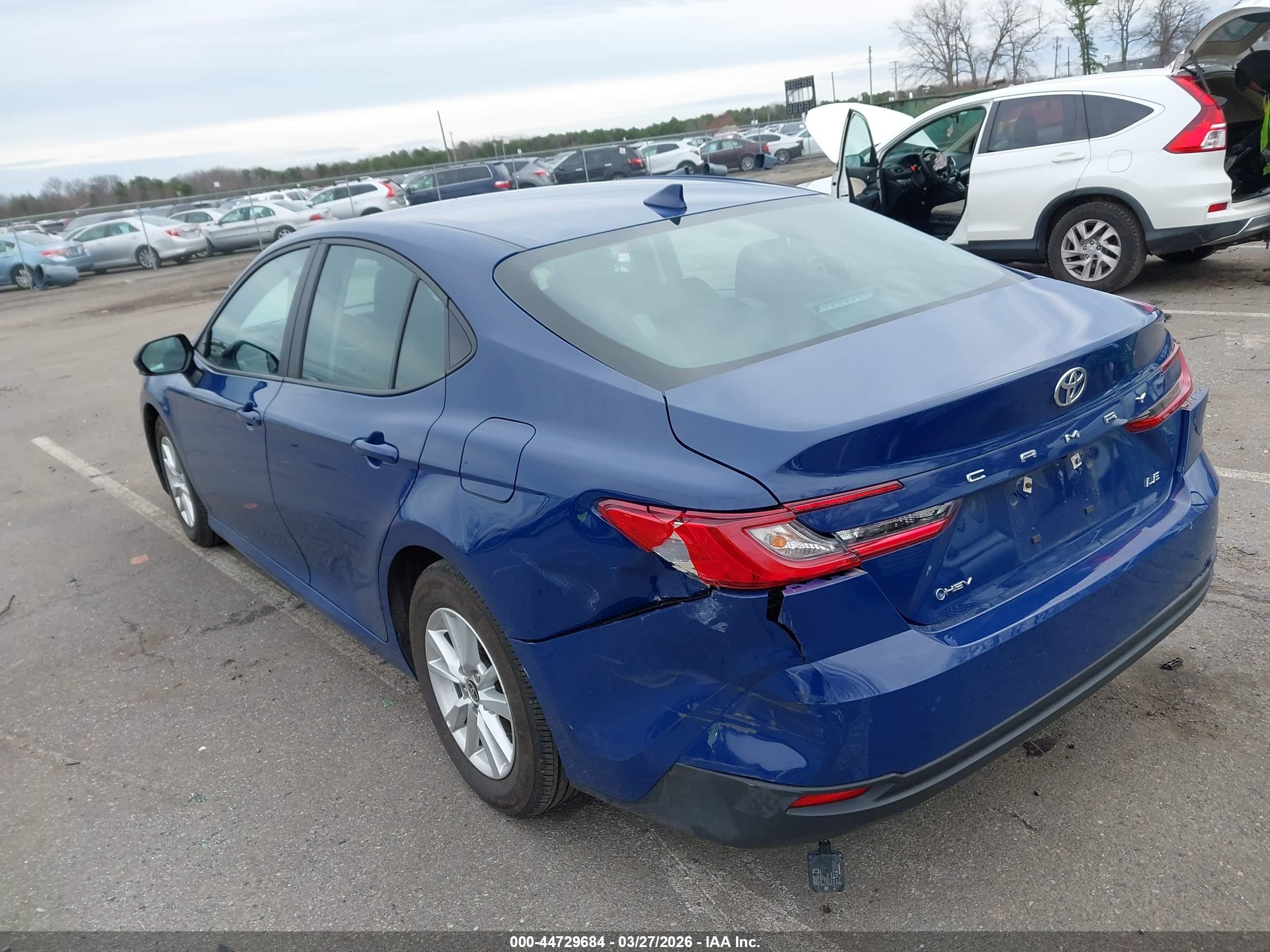 2025 Toyota Camry Le Blue vin: 4T1DAACK6SU049387
