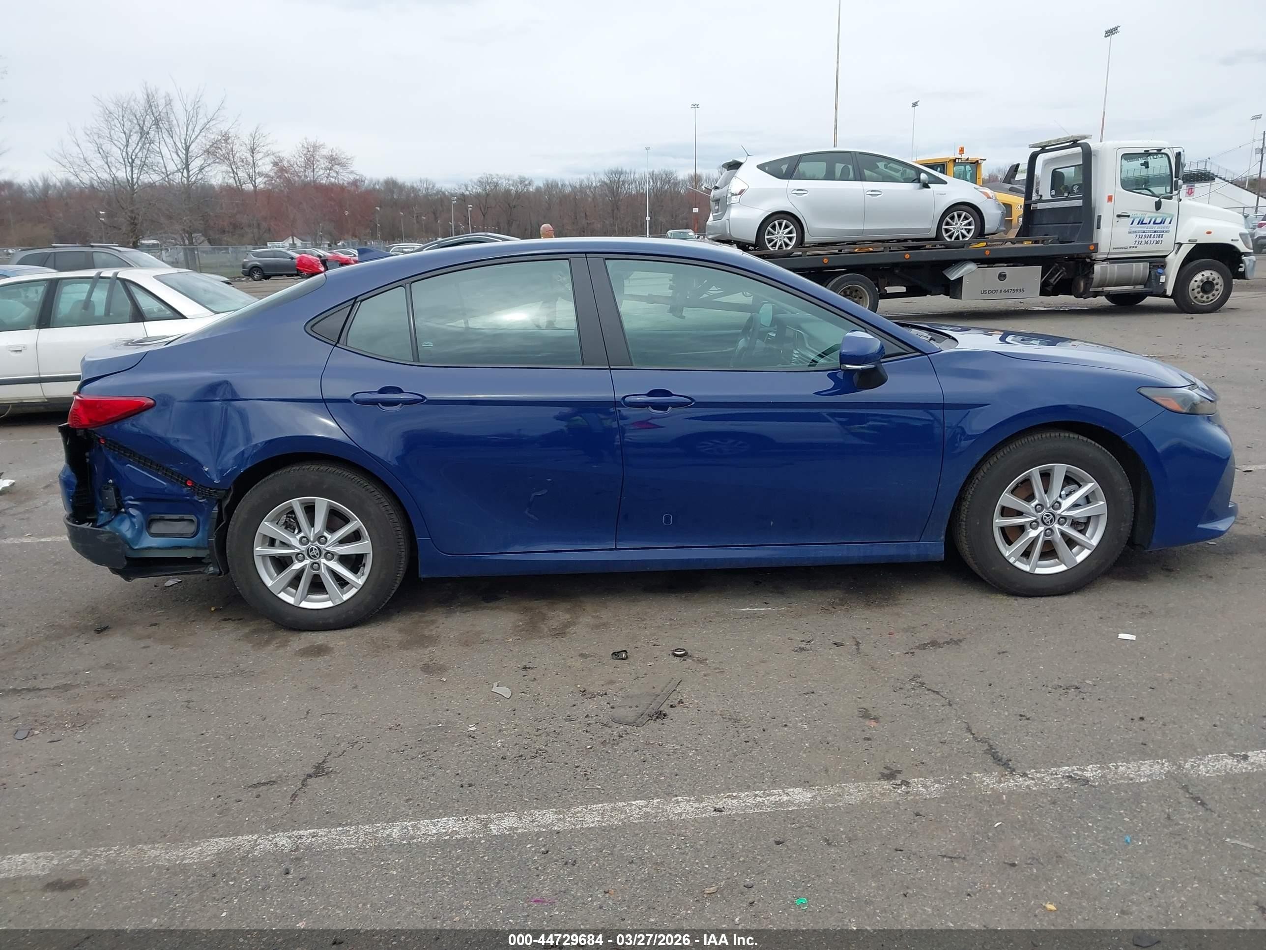 2025 Toyota Camry Le Blue vin: 4T1DAACK6SU049387