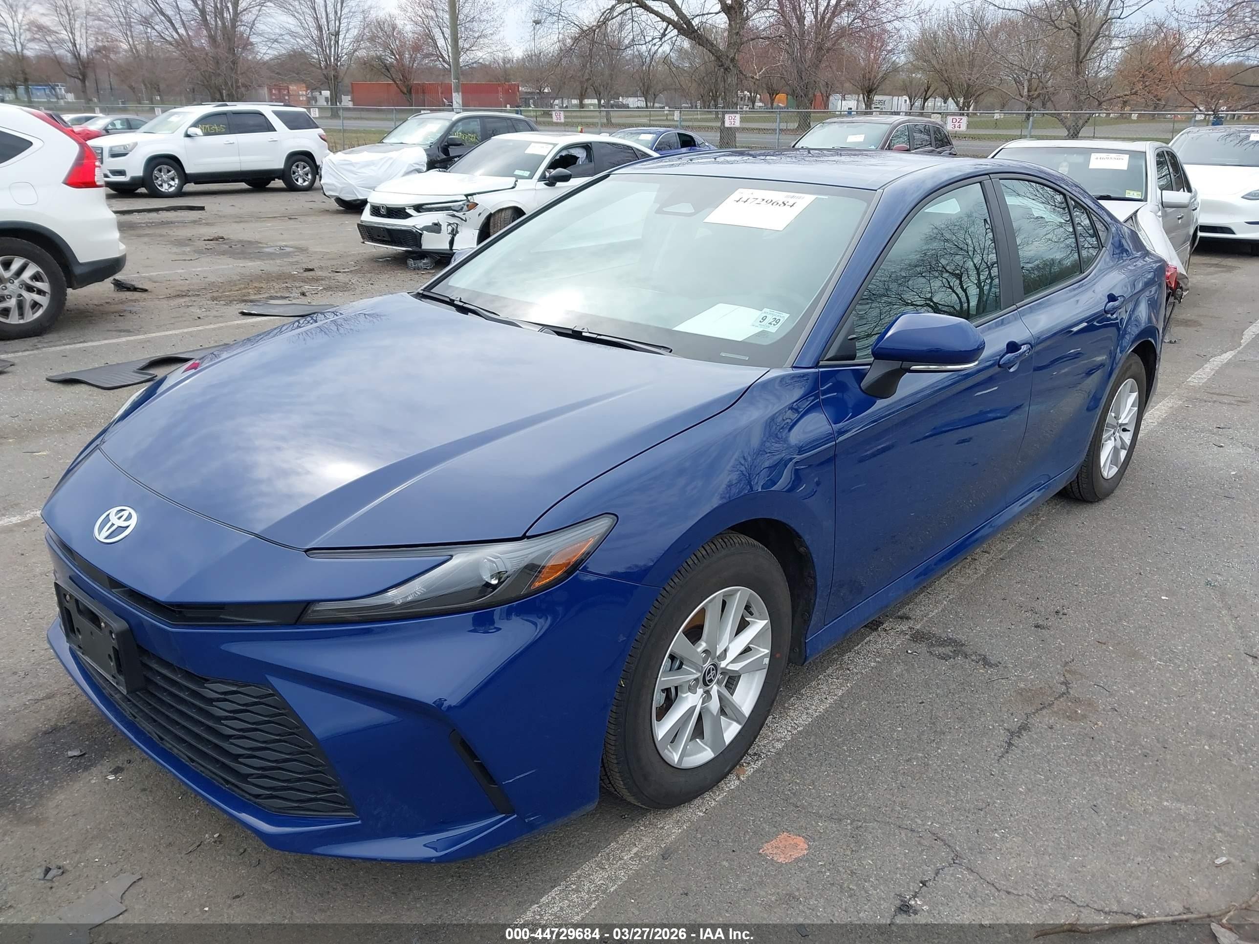 2025 Toyota Camry Le Blue vin: 4T1DAACK6SU049387