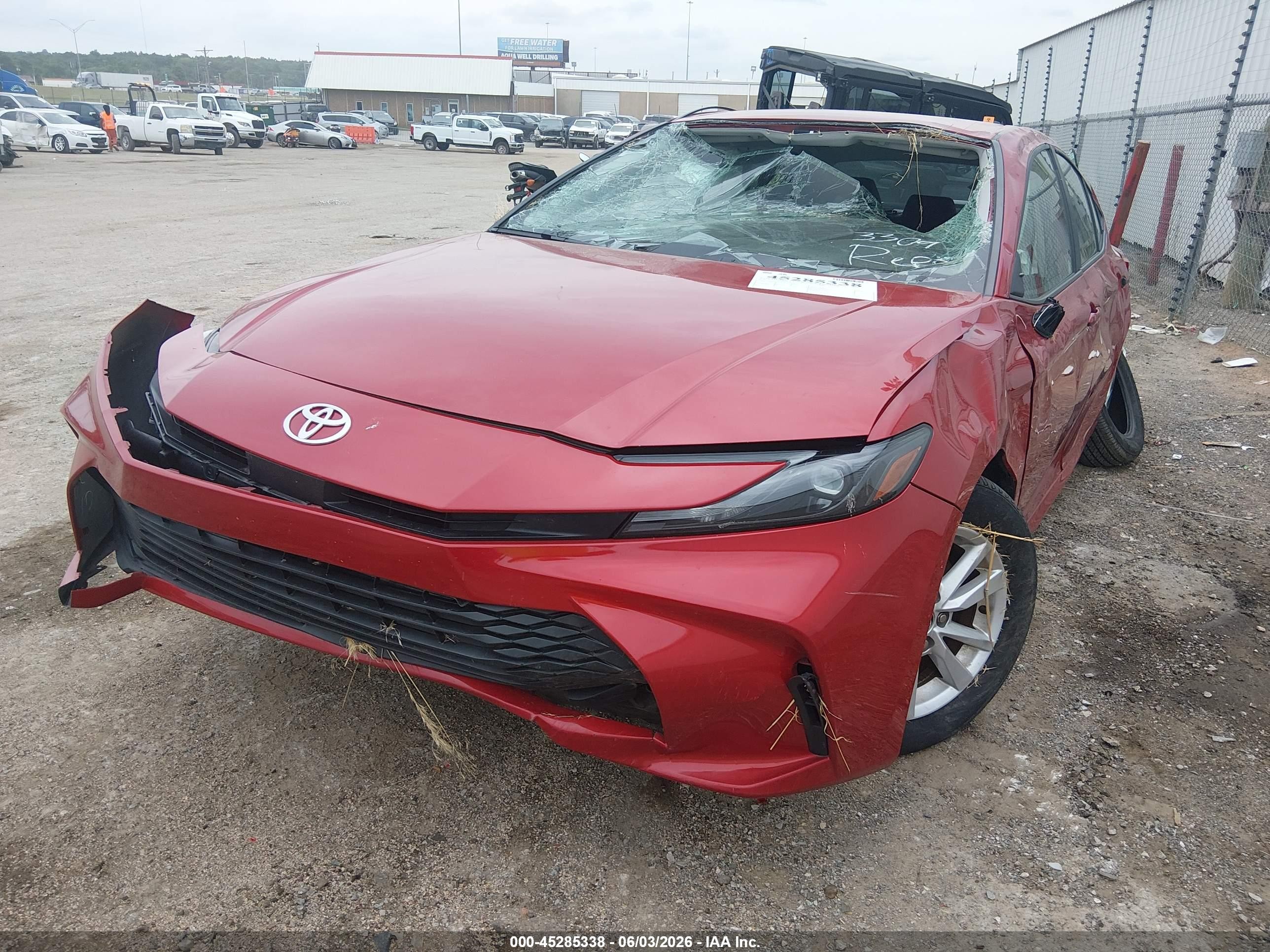 2025 Toyota Camry Le Red vin: 4T1DAACK6SU053309