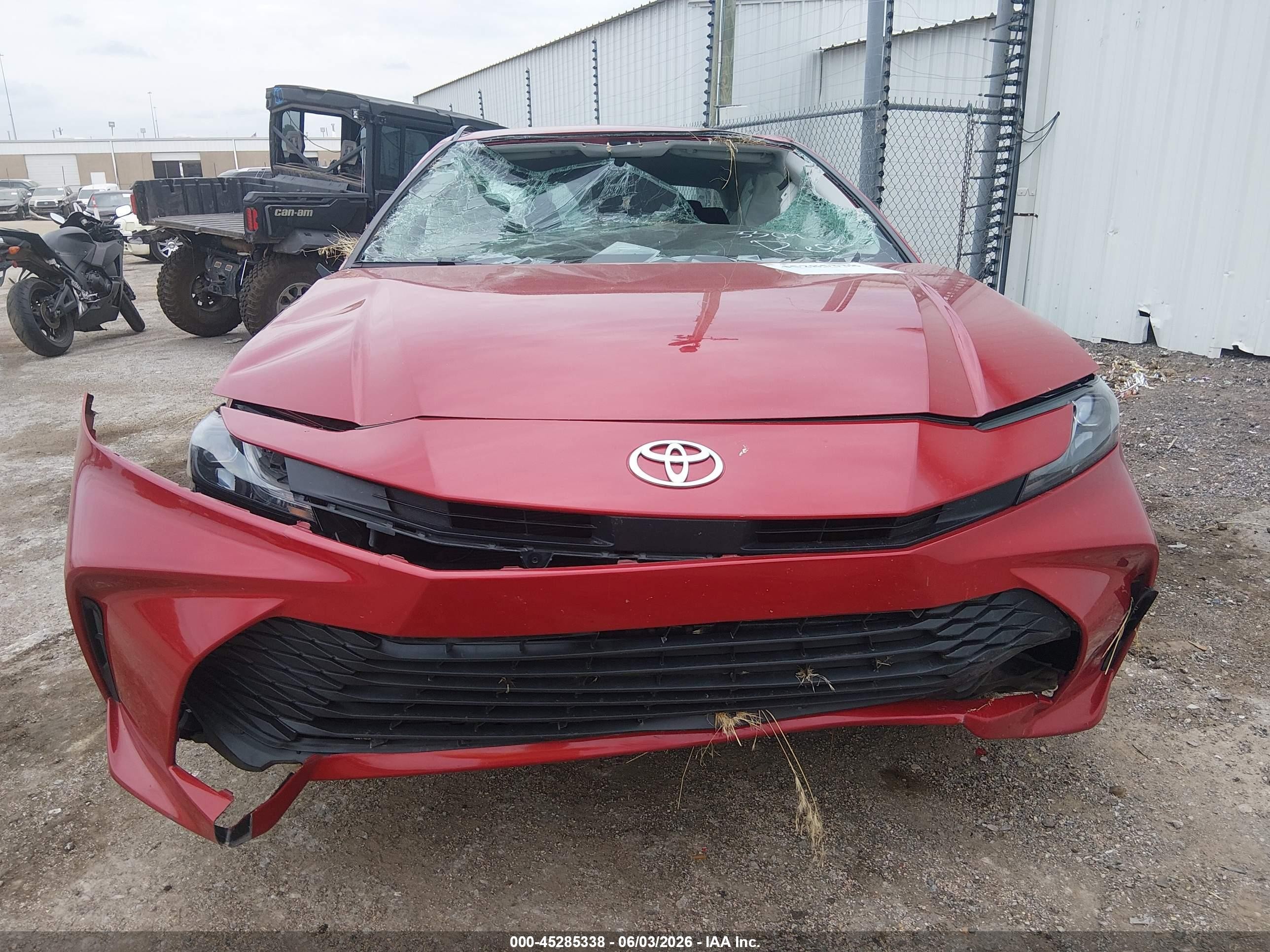 2025 Toyota Camry Le Red vin: 4T1DAACK6SU053309