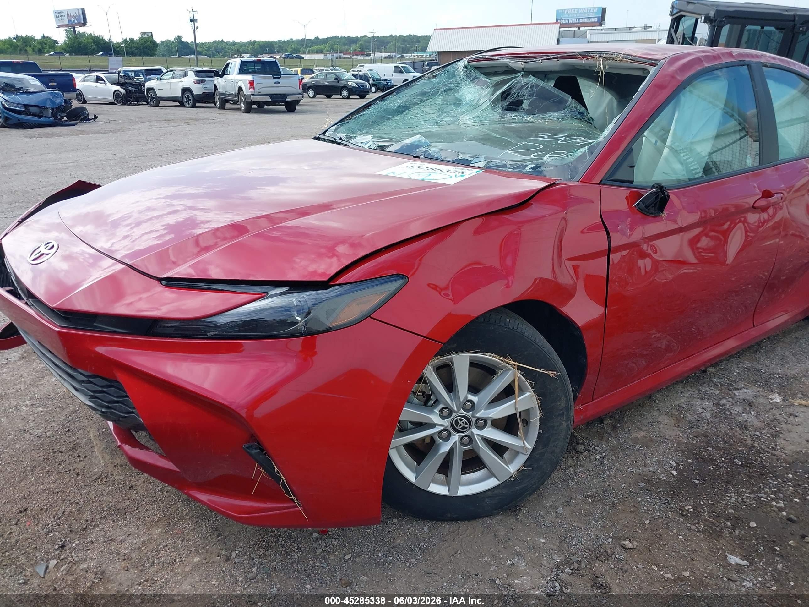 2025 Toyota Camry Le Red vin: 4T1DAACK6SU053309