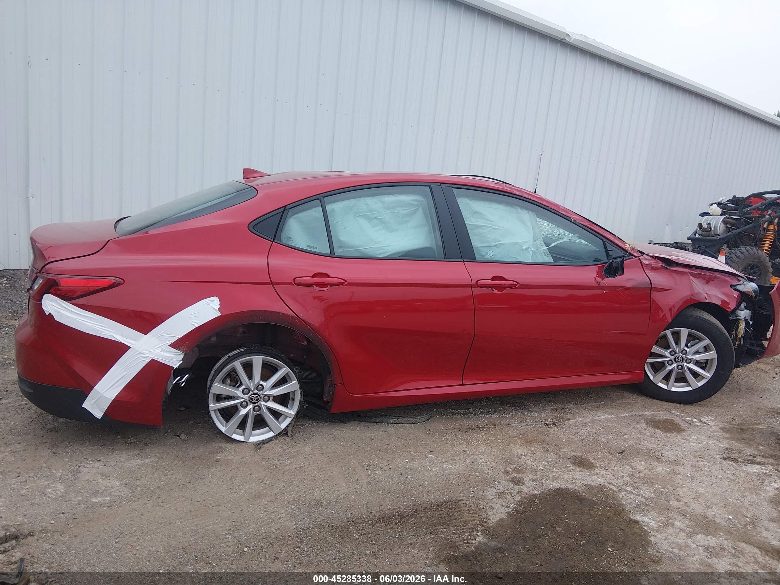 2025 Toyota Camry Le Red vin: 4T1DAACK6SU053309