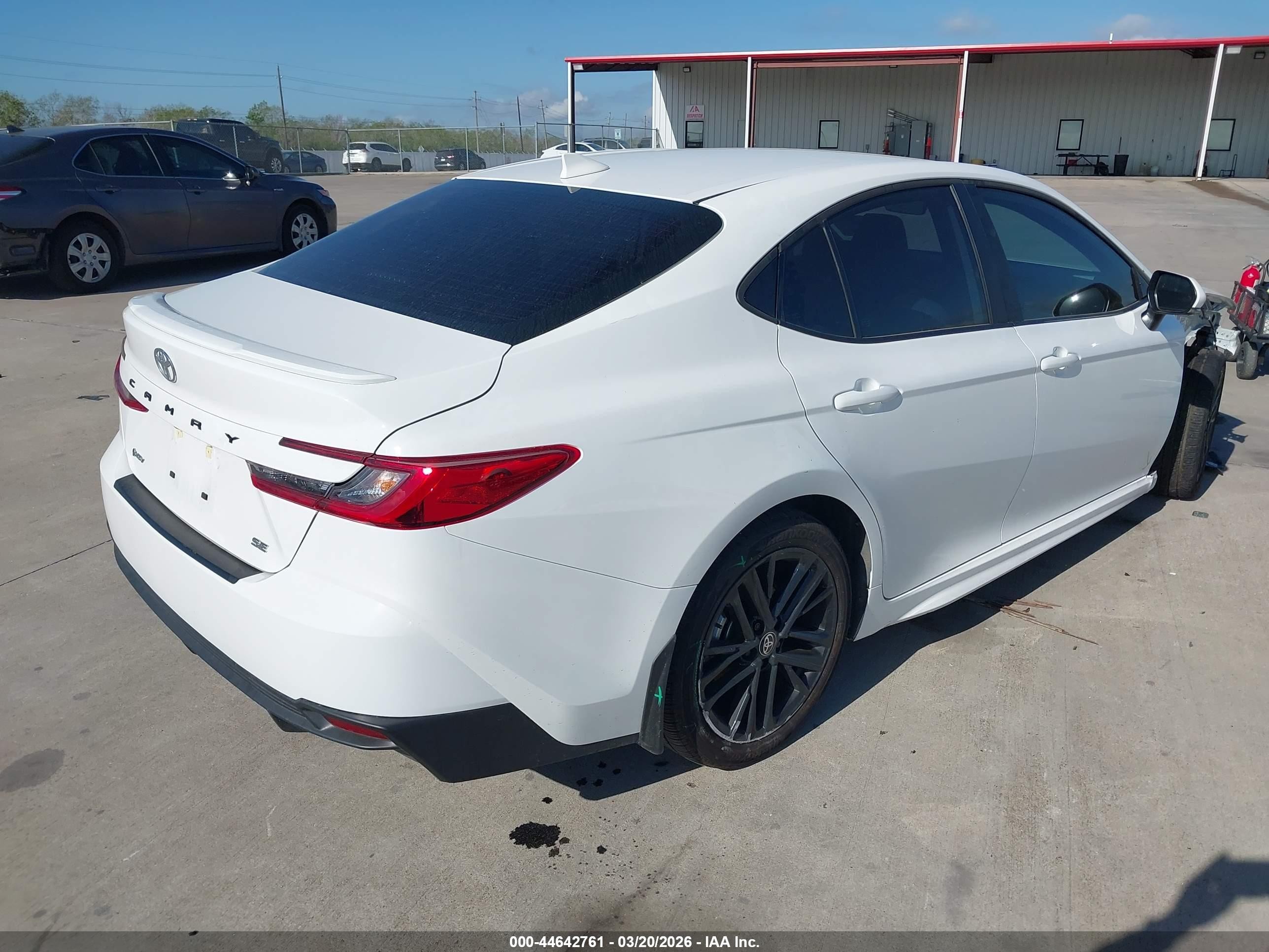 2025 Toyota Camry Se White vin: 4T1DAACK6SU143737