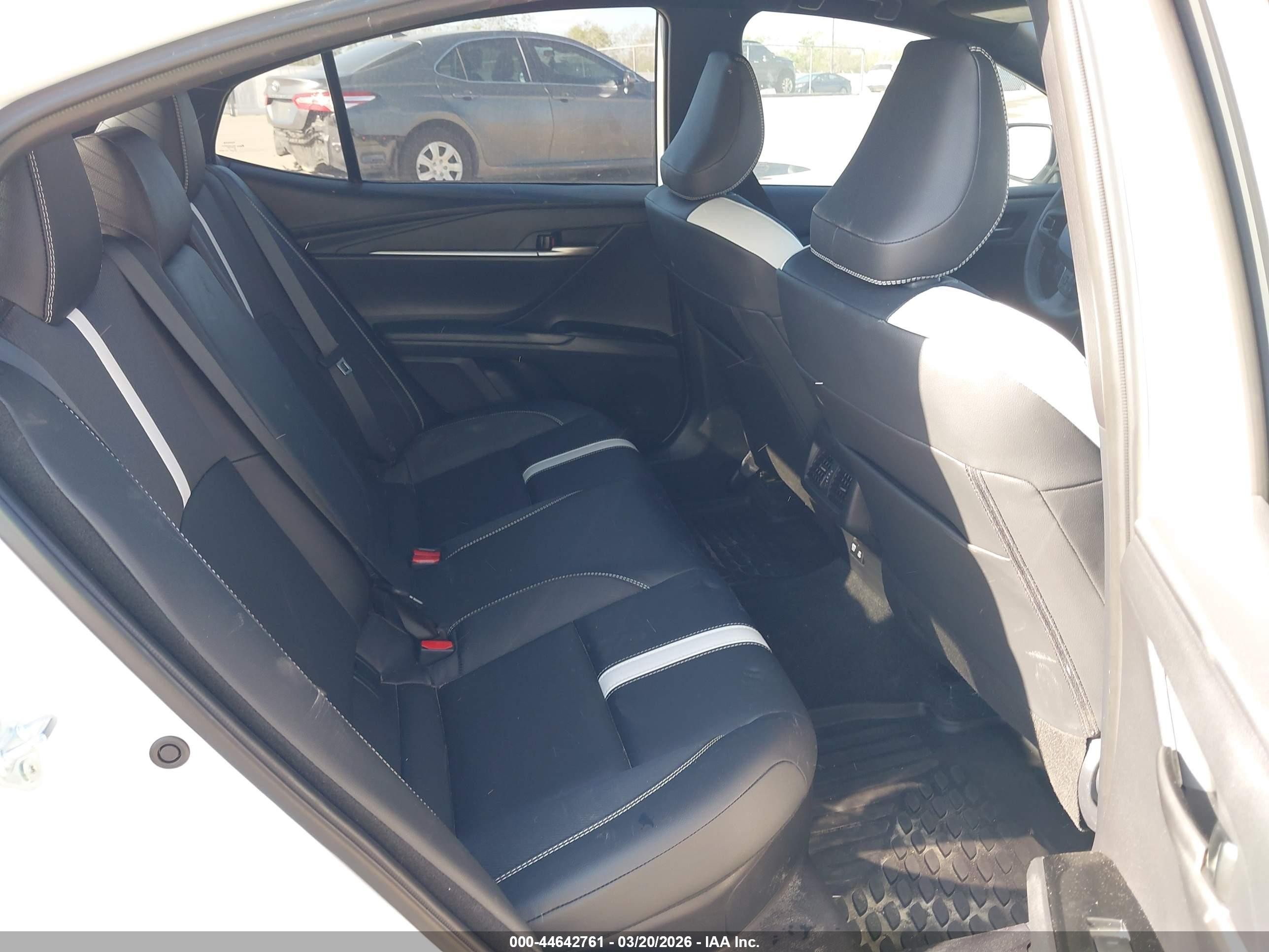 2025 Toyota Camry Se White vin: 4T1DAACK6SU143737