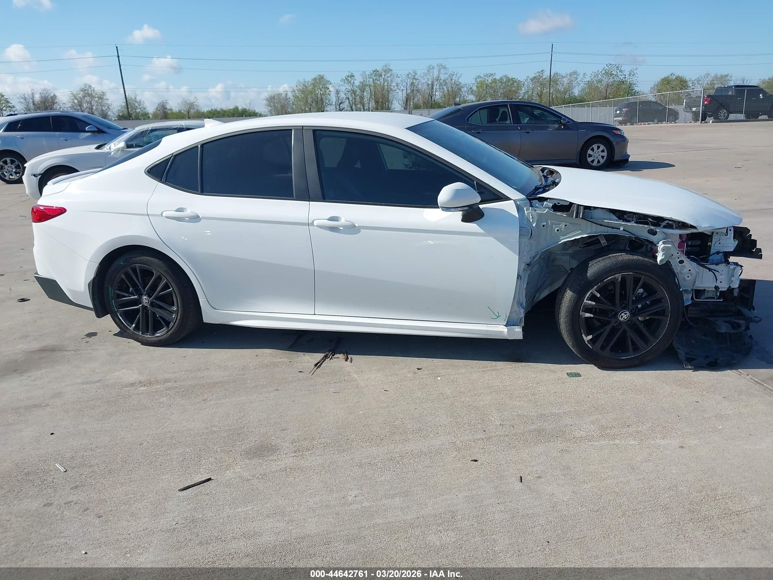 2025 Toyota Camry Se White vin: 4T1DAACK6SU143737