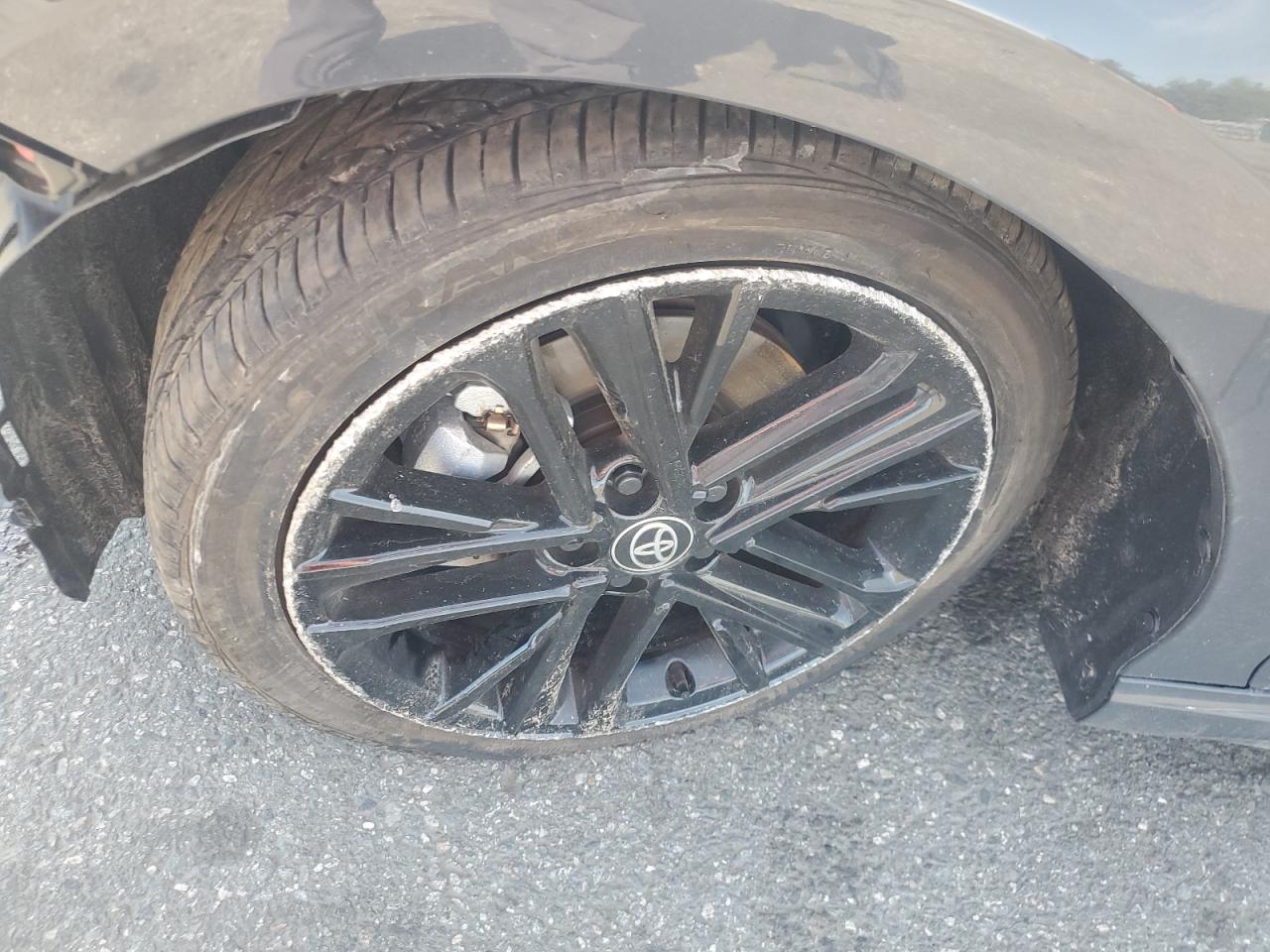 2026 Toyota Camry Se Угольный vin: 4T1DAACK6TU273311 Damage: Left Front Wheel, Curb Rash, > 12 Inches