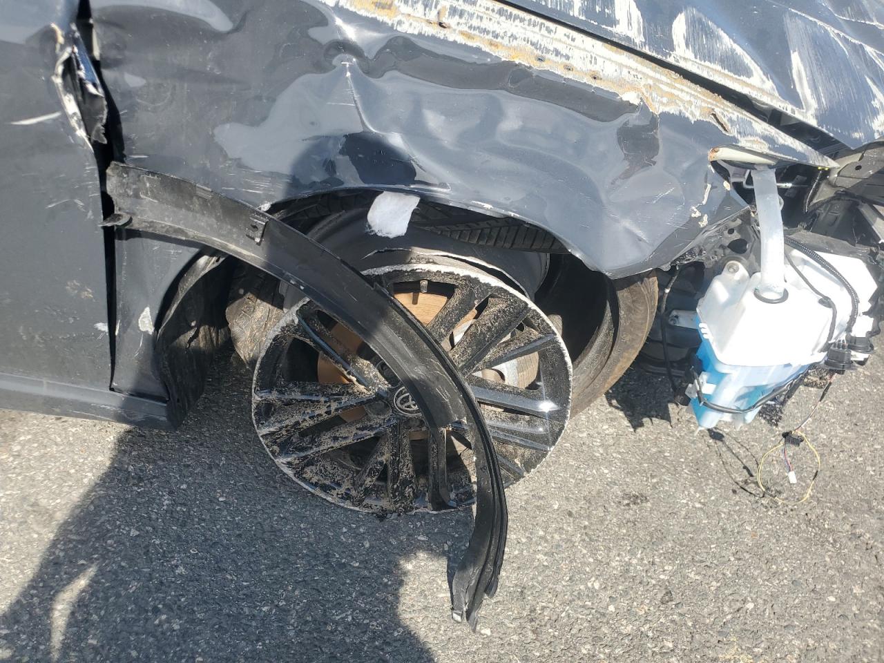 2026 Toyota Camry Se Угольный vin: 4T1DAACK6TU273311 Damage: Right Front Wheel, Broken, Replacement Required