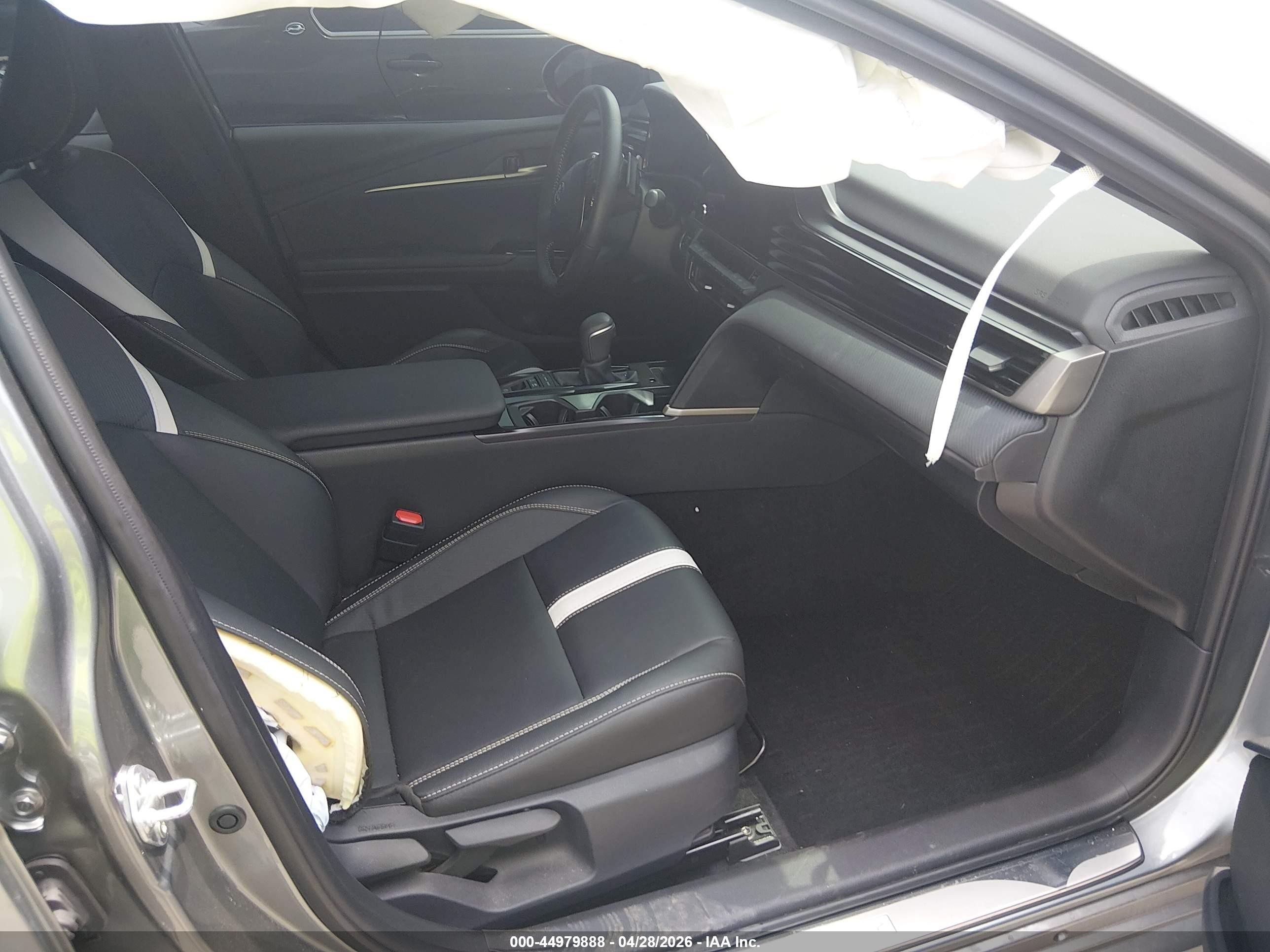 2026 Toyota Camry Se Gray vin: 4T1DAACK6TU685003