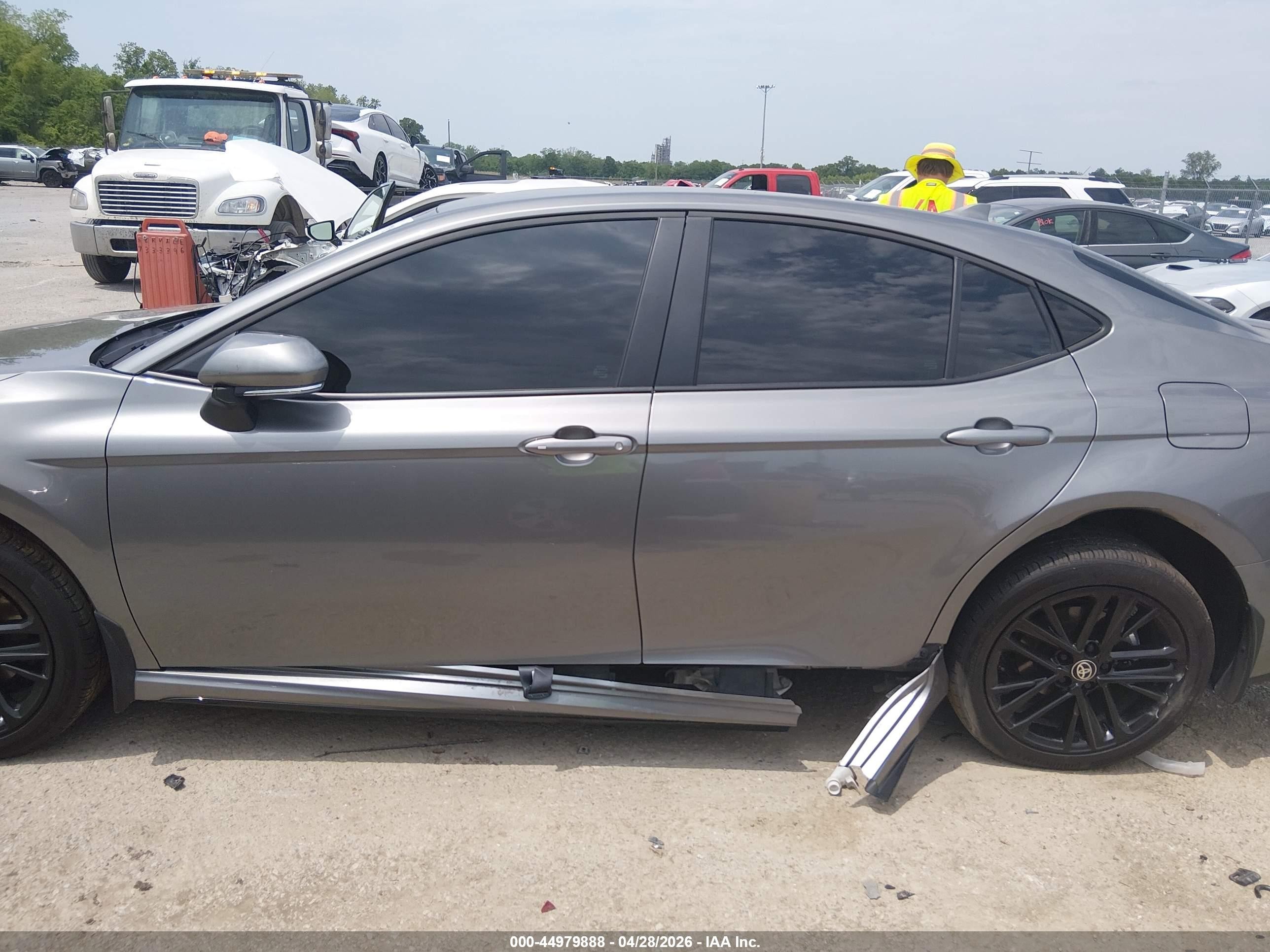 2026 Toyota Camry Se Gray vin: 4T1DAACK6TU685003