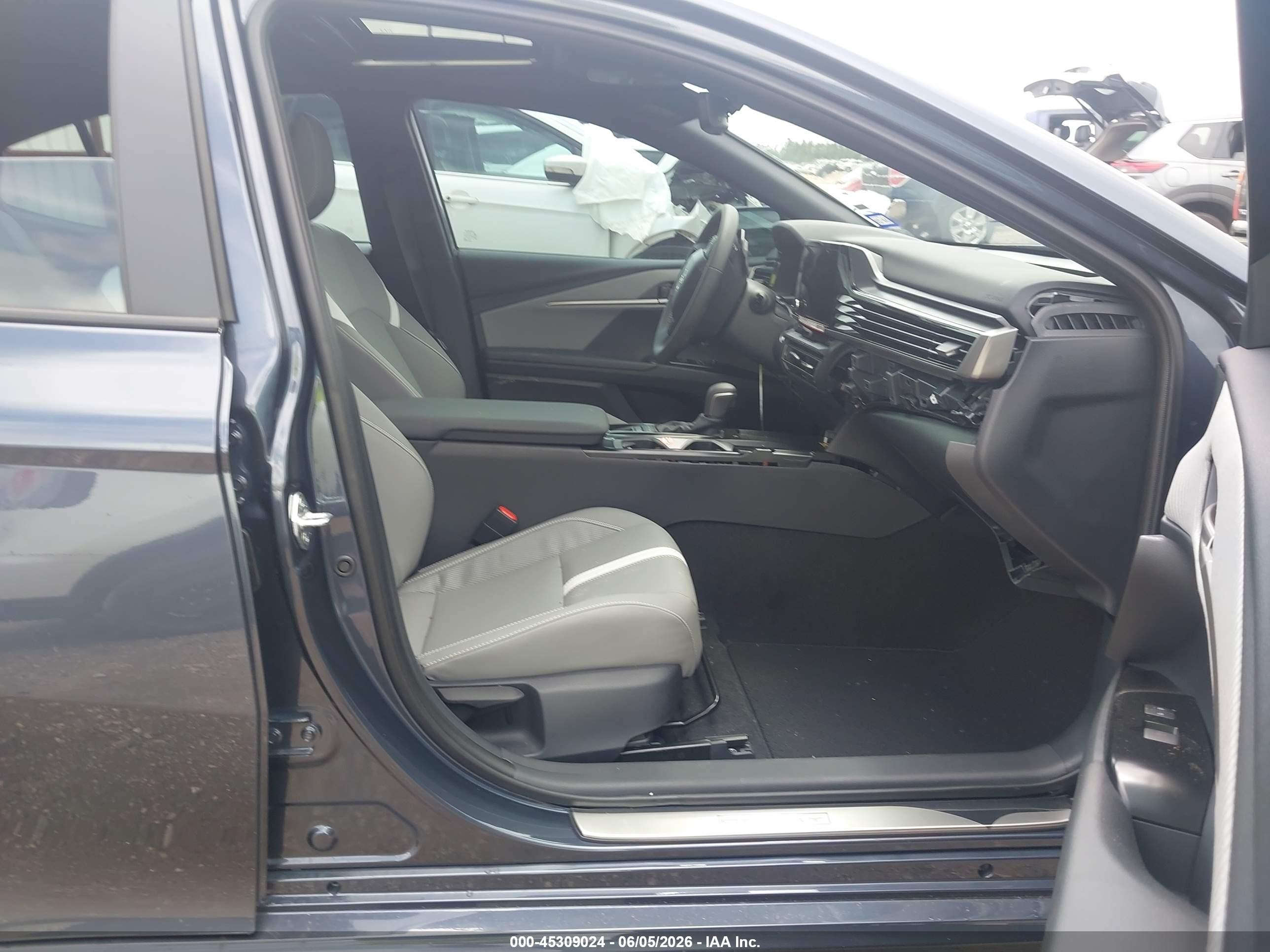 2026 Toyota Camry Se Blue vin: 4T1DAACK6TU743983