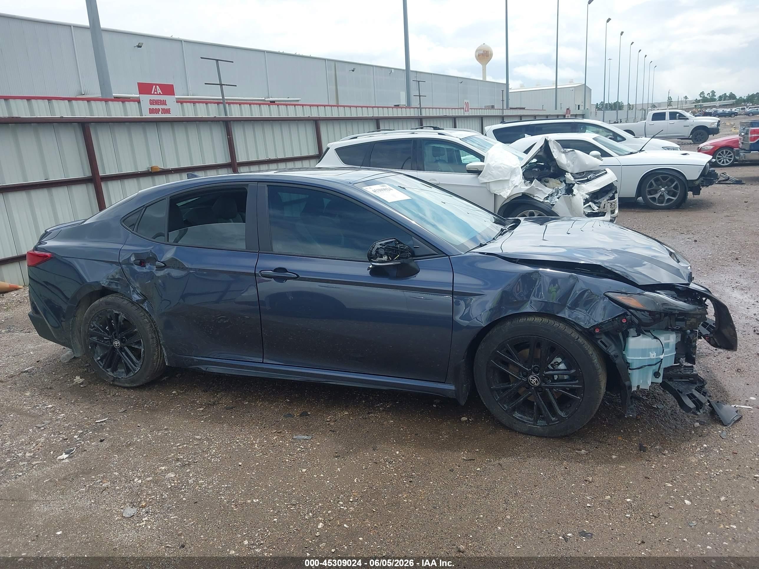 2026 Toyota Camry Se Blue vin: 4T1DAACK6TU743983