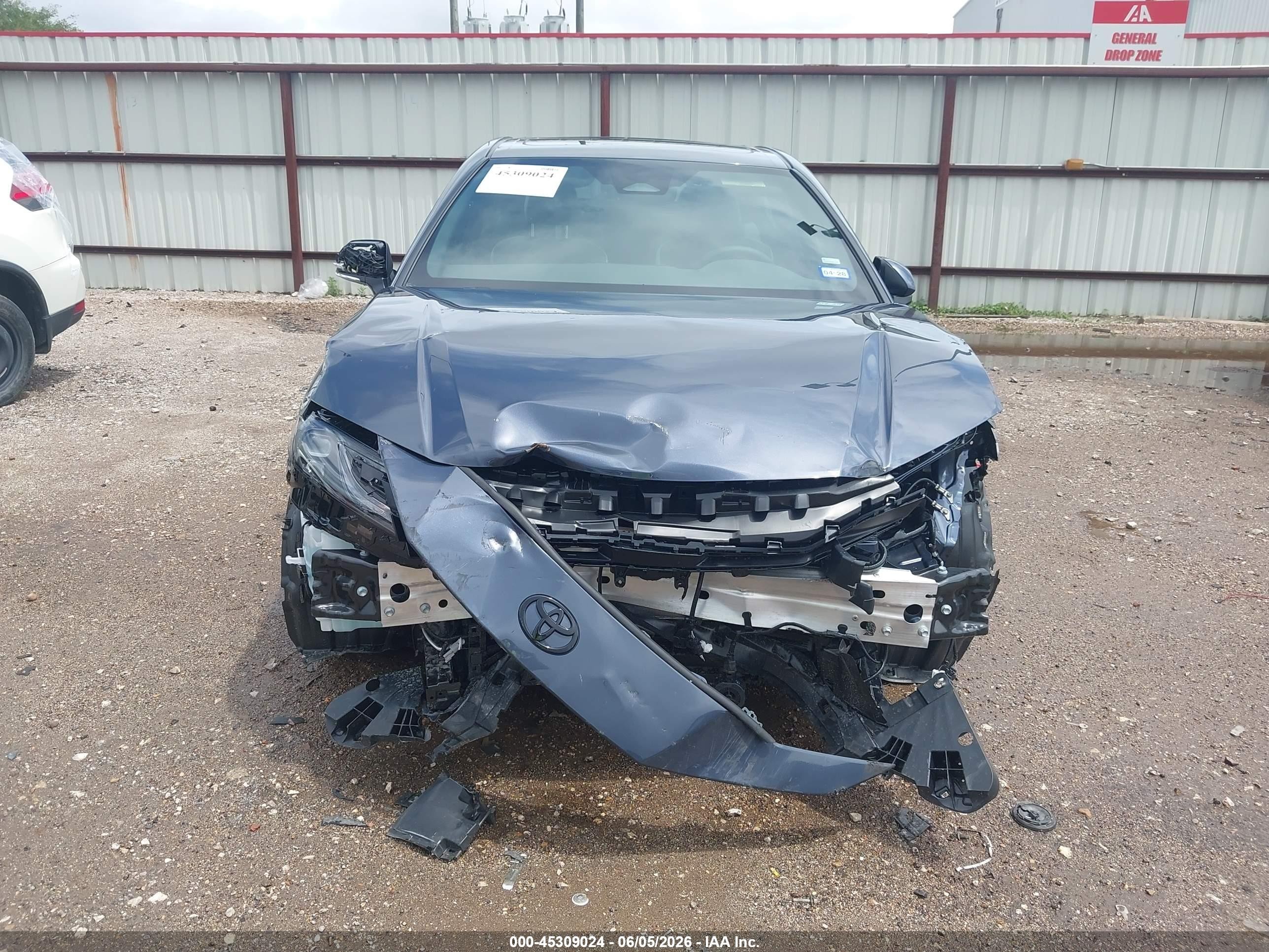 2026 Toyota Camry Se Blue vin: 4T1DAACK6TU743983