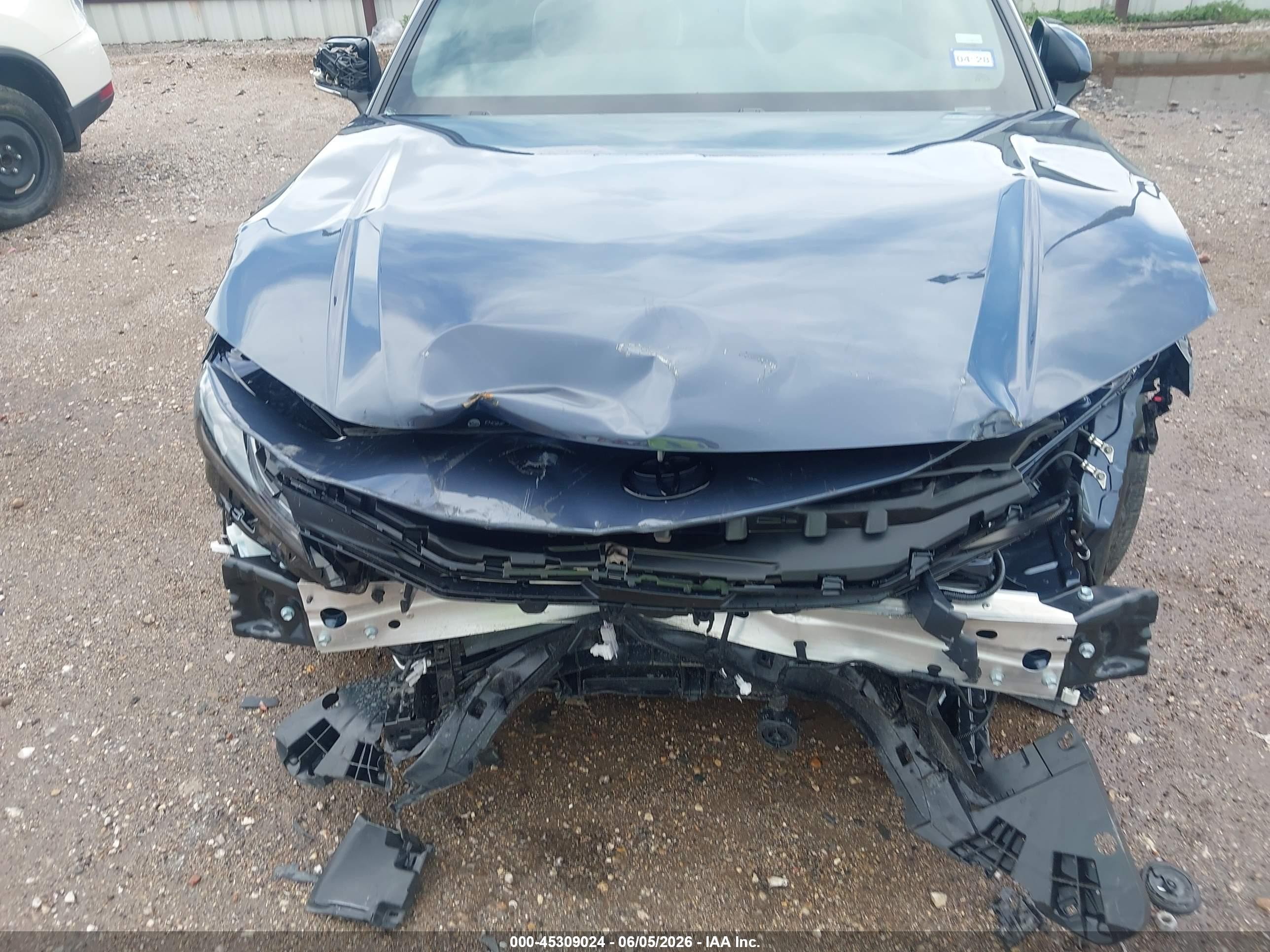 2026 Toyota Camry Se Blue vin: 4T1DAACK6TU743983