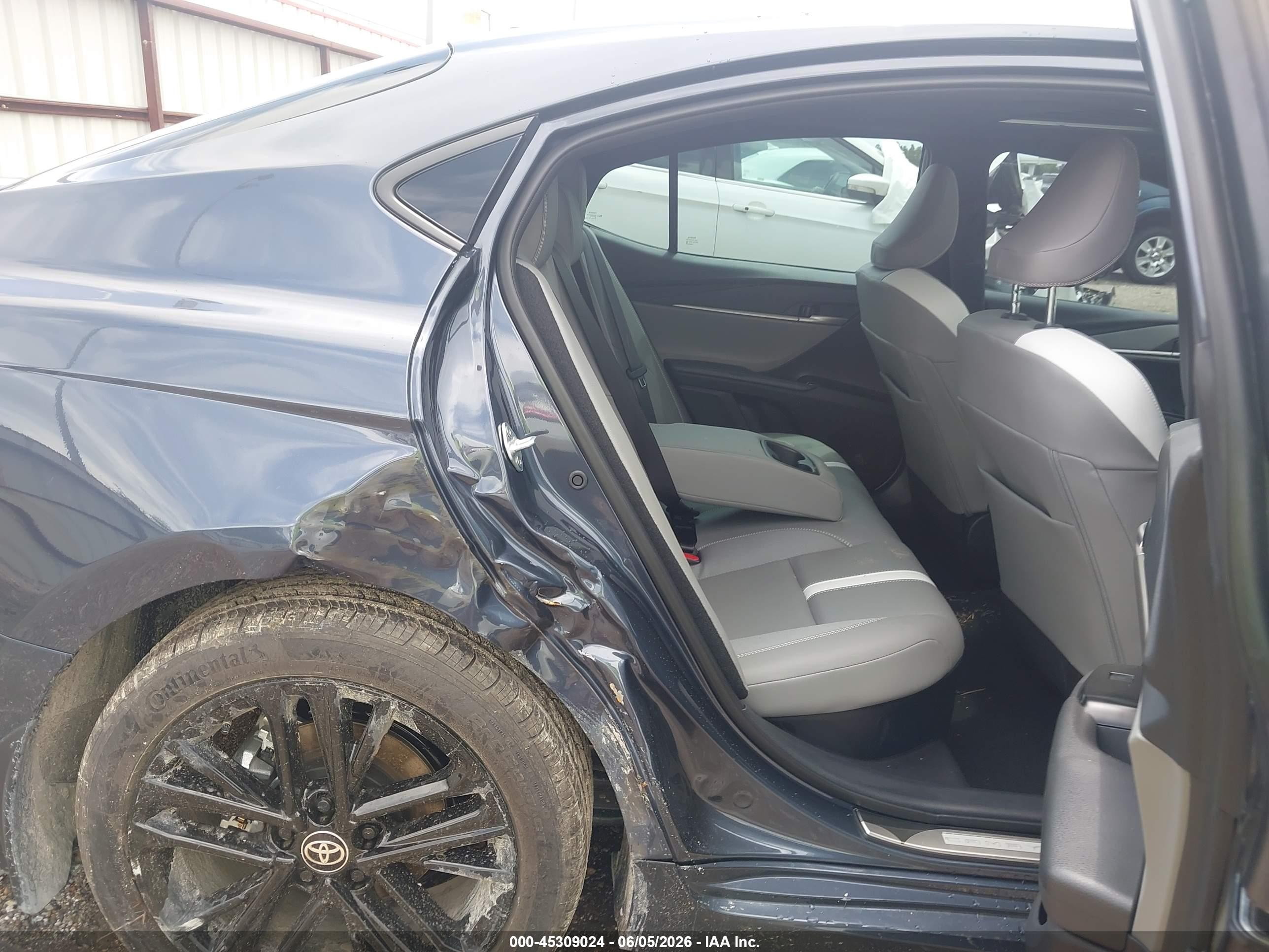 2026 Toyota Camry Se Blue vin: 4T1DAACK6TU743983