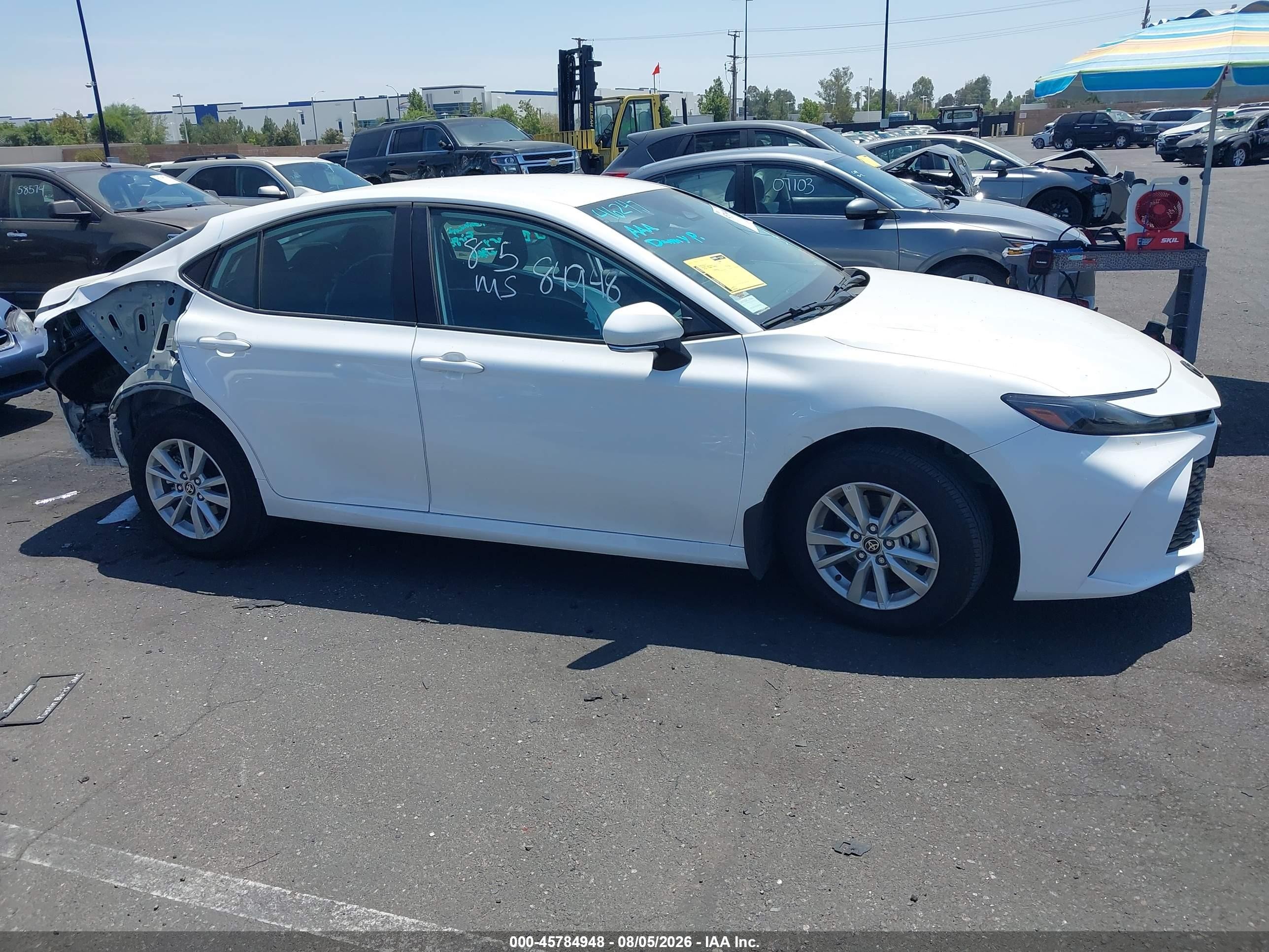 2026 Toyota Camry Le White vin: 4T1DAACK6TU755065