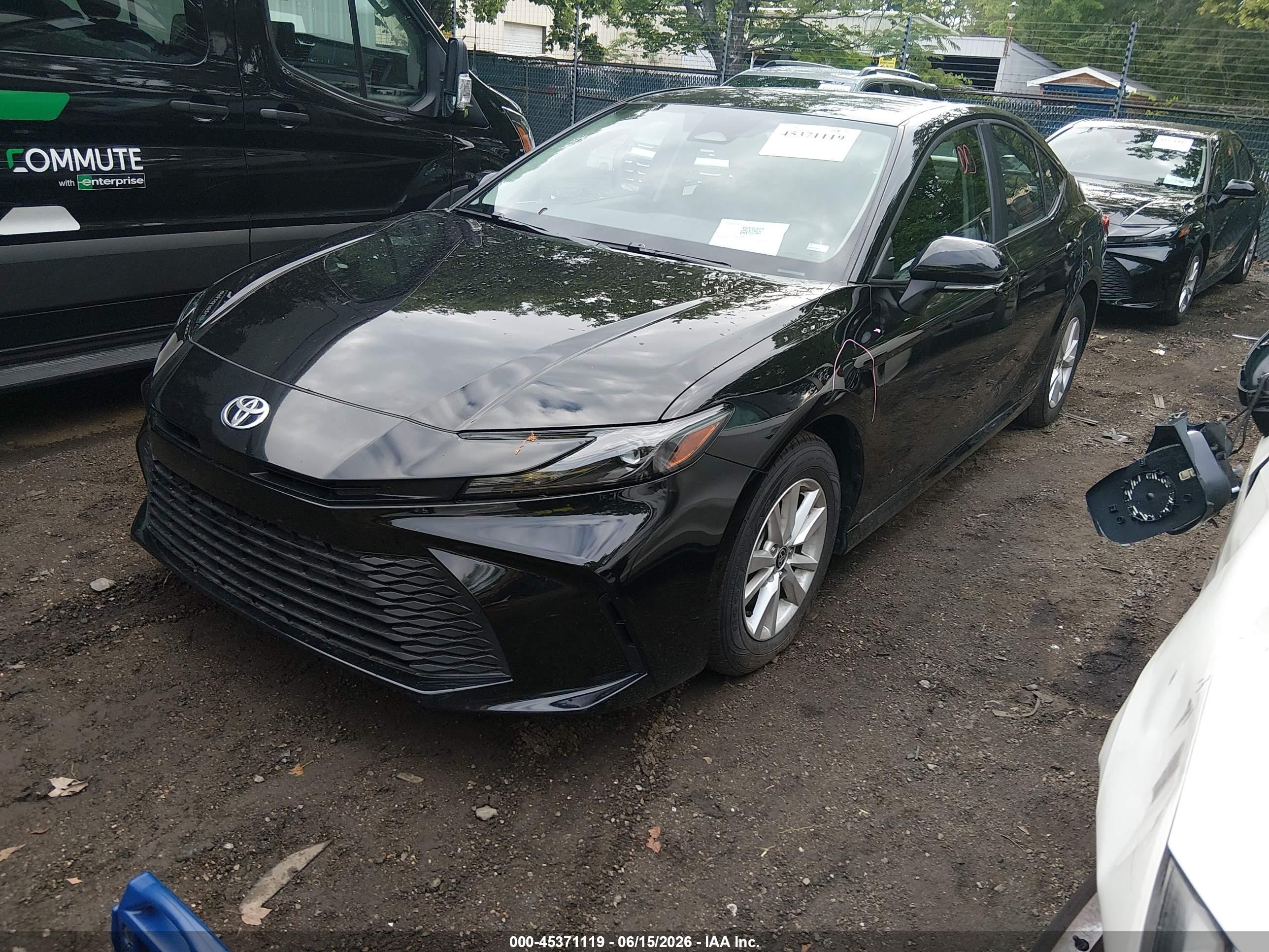 2025 Toyota Camry Le Black vin: 4T1DAACK7SU153953