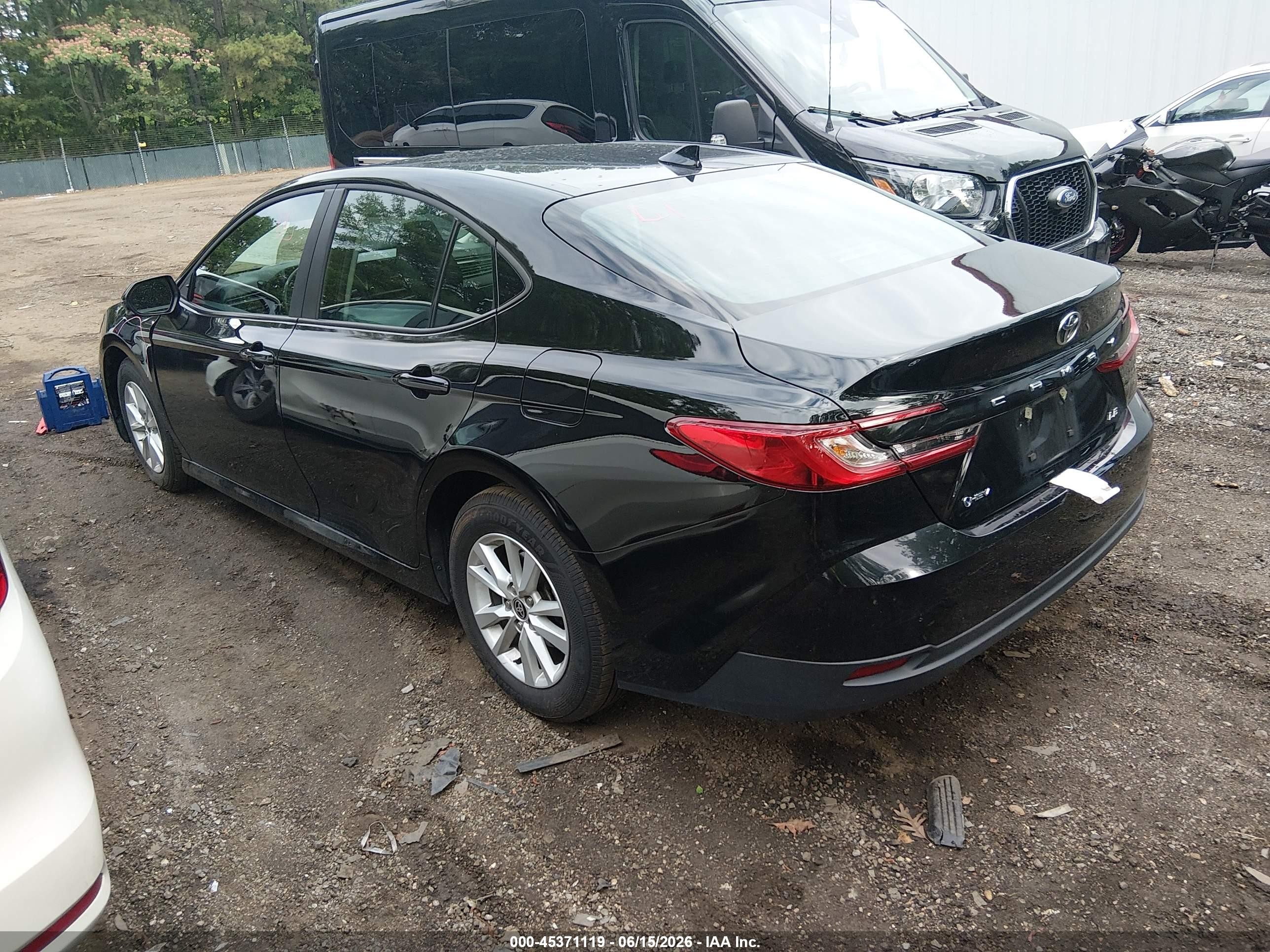 2025 Toyota Camry Le Black vin: 4T1DAACK7SU153953