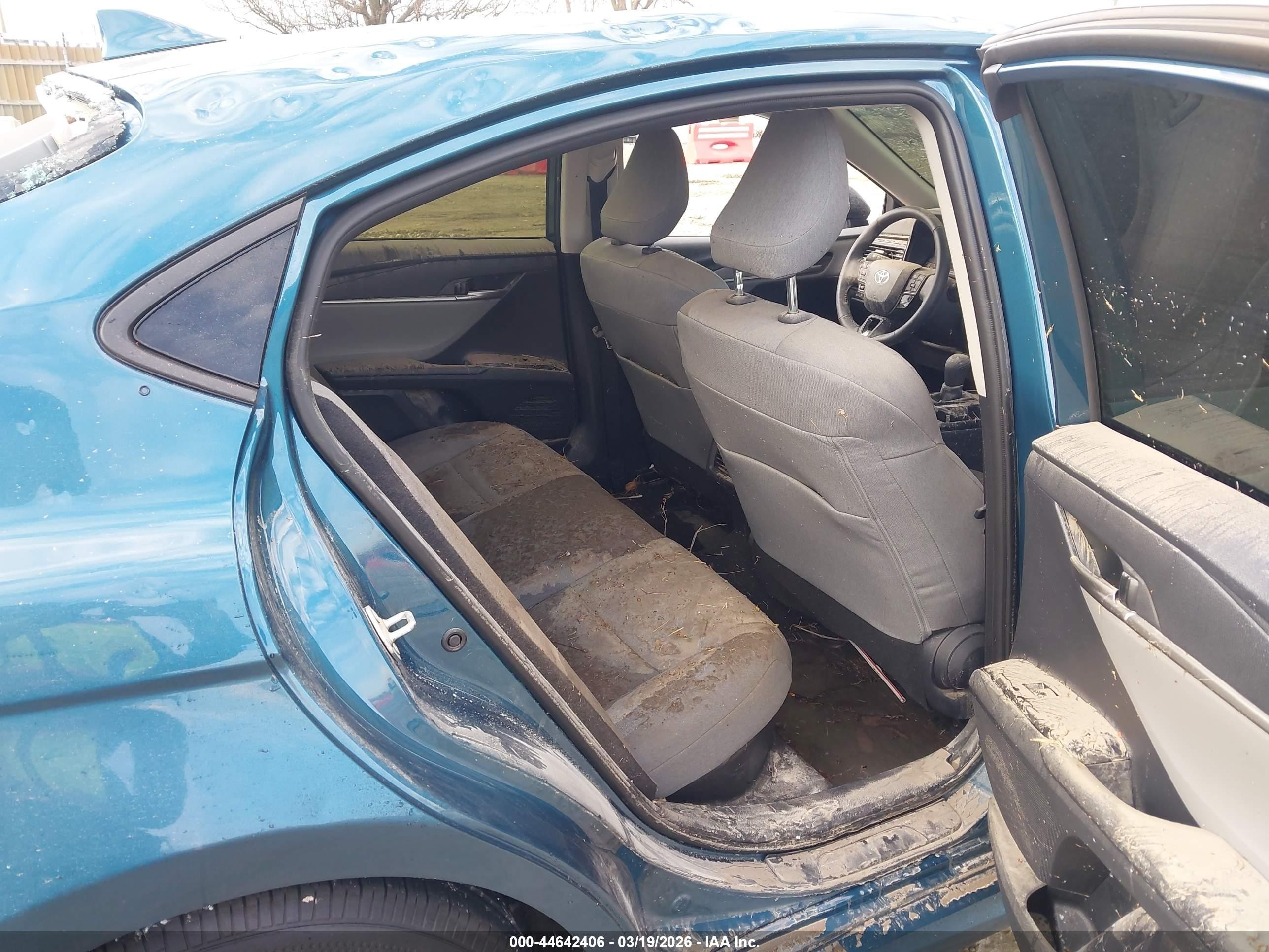 2026 Toyota Camry Le Blue vin: 4T1DAACK7TU231973