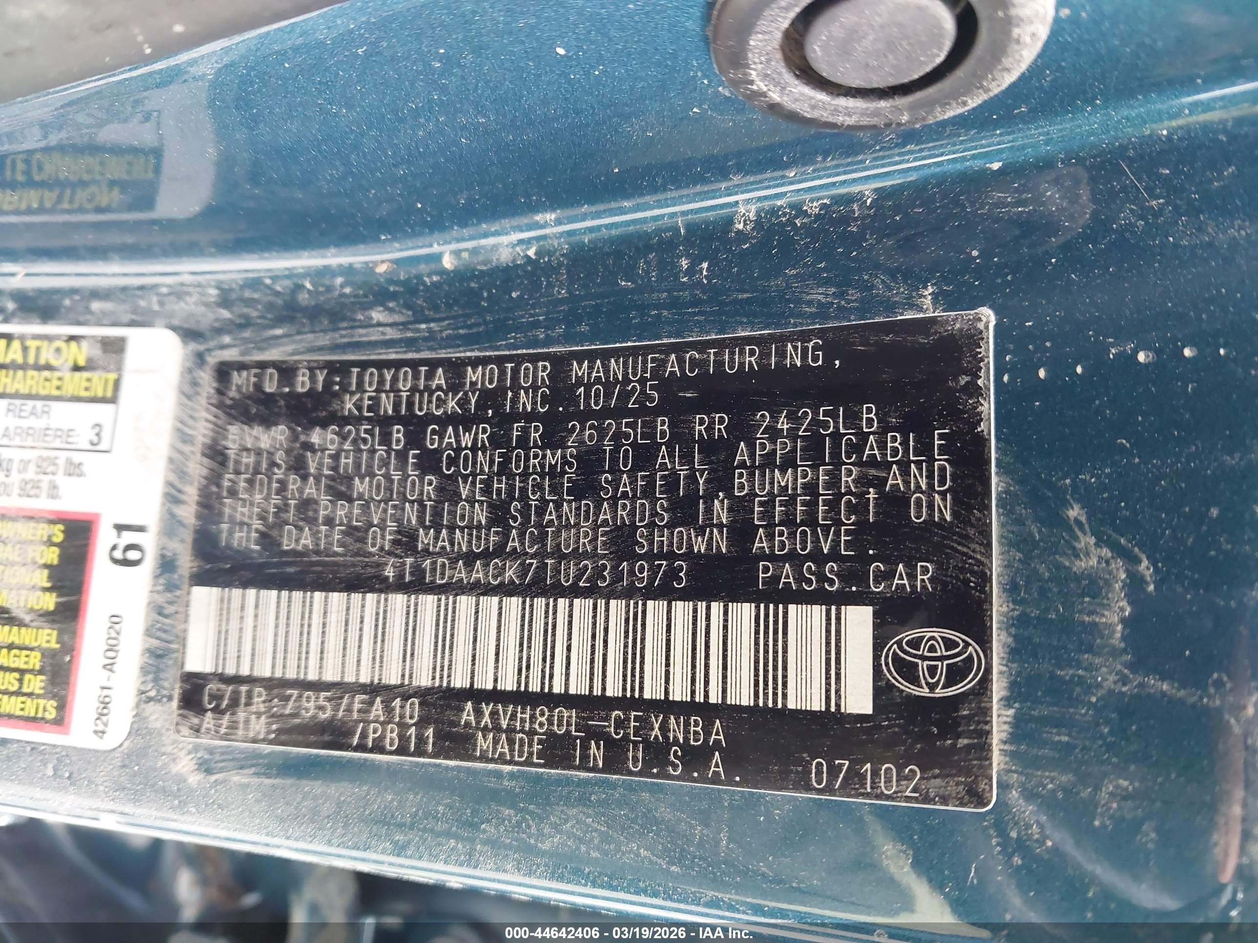 2026 Toyota Camry Le Blue vin: 4T1DAACK7TU231973
