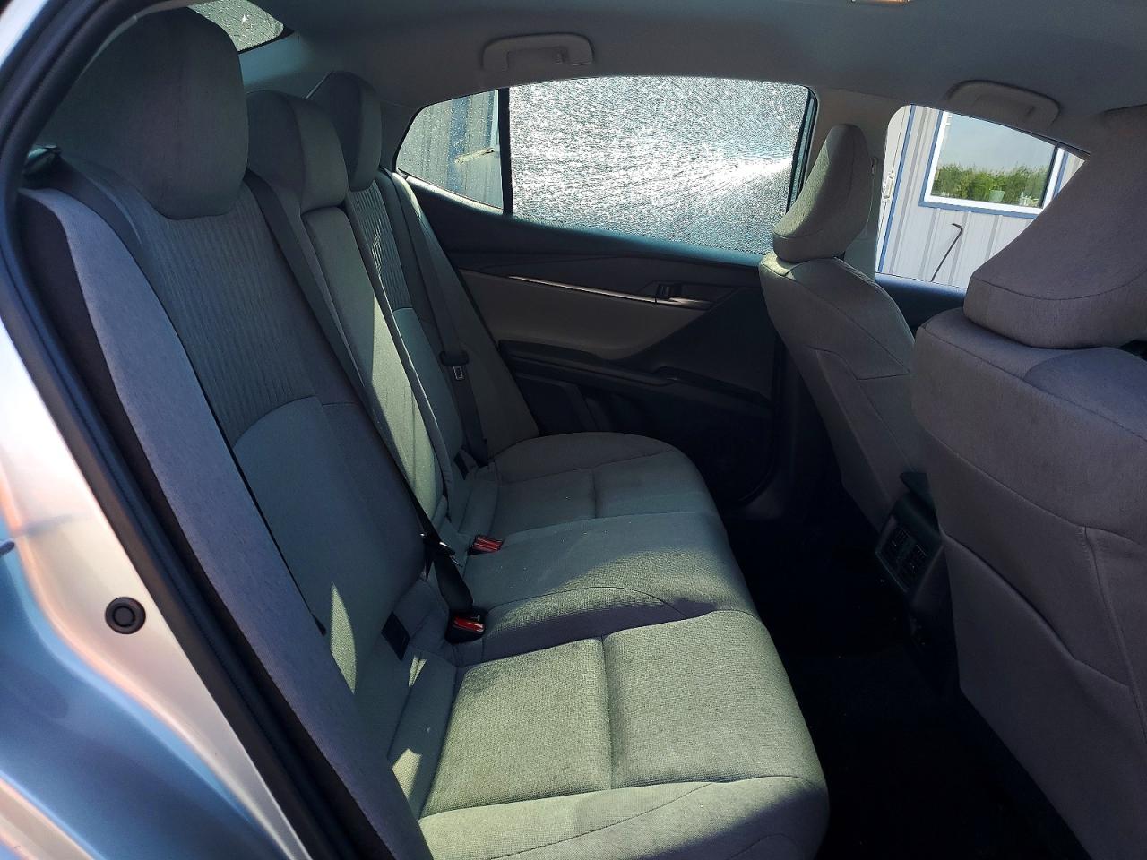 2026 Toyota Camry Le Silver vin: 4T1DAACK7TU667755