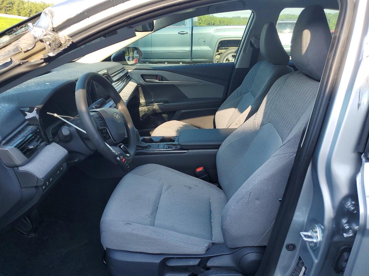 2026 Toyota Camry Le Silver vin: 4T1DAACK7TU667755