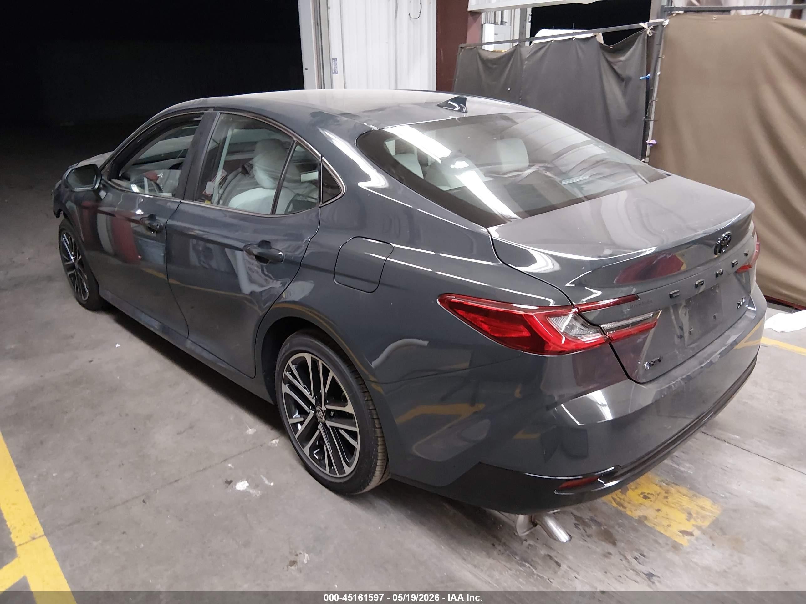 2026 Toyota Camry Xle Gray vin: 4T1DAACK7TU731759