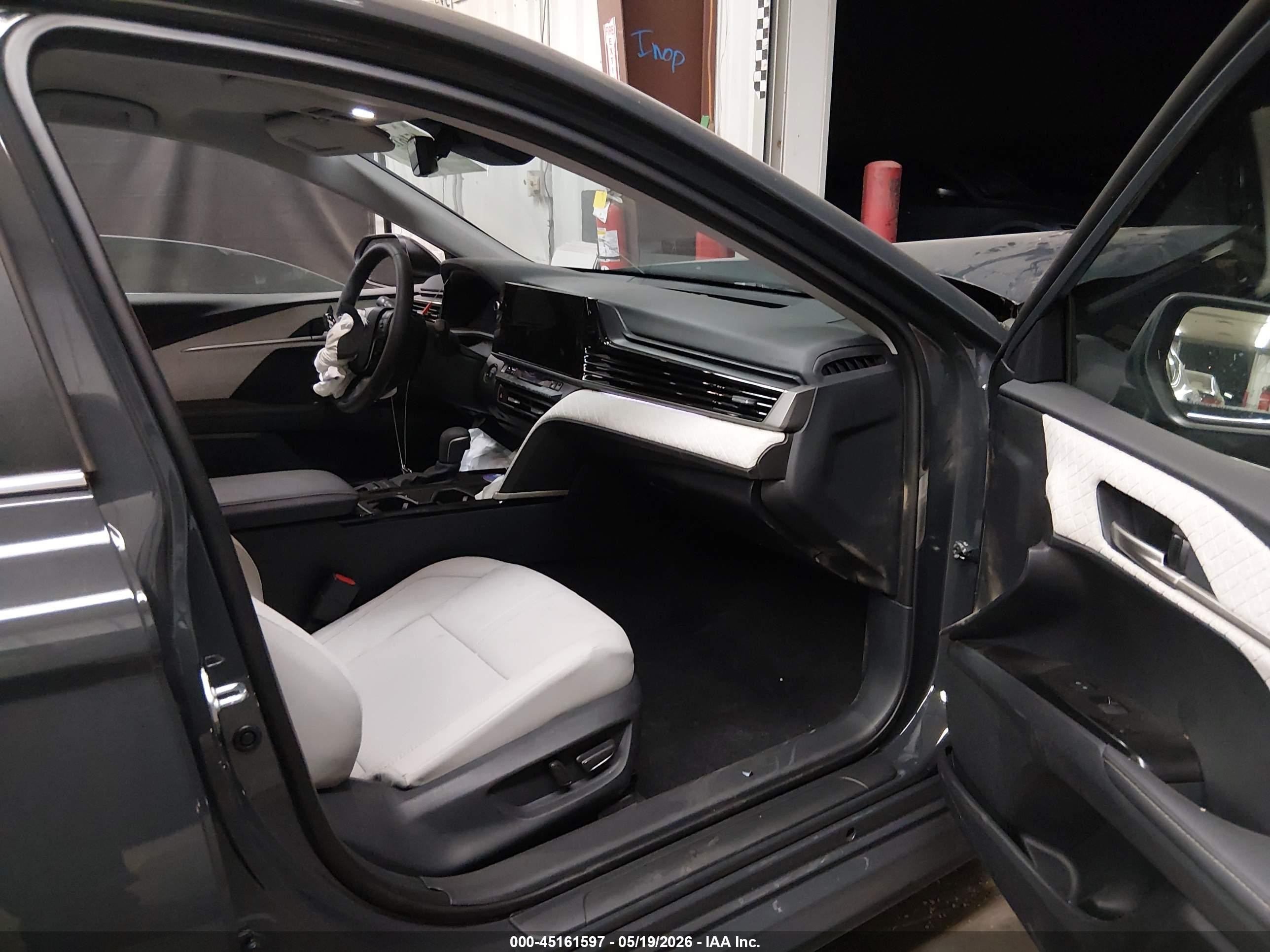 2026 Toyota Camry Xle Gray vin: 4T1DAACK7TU731759