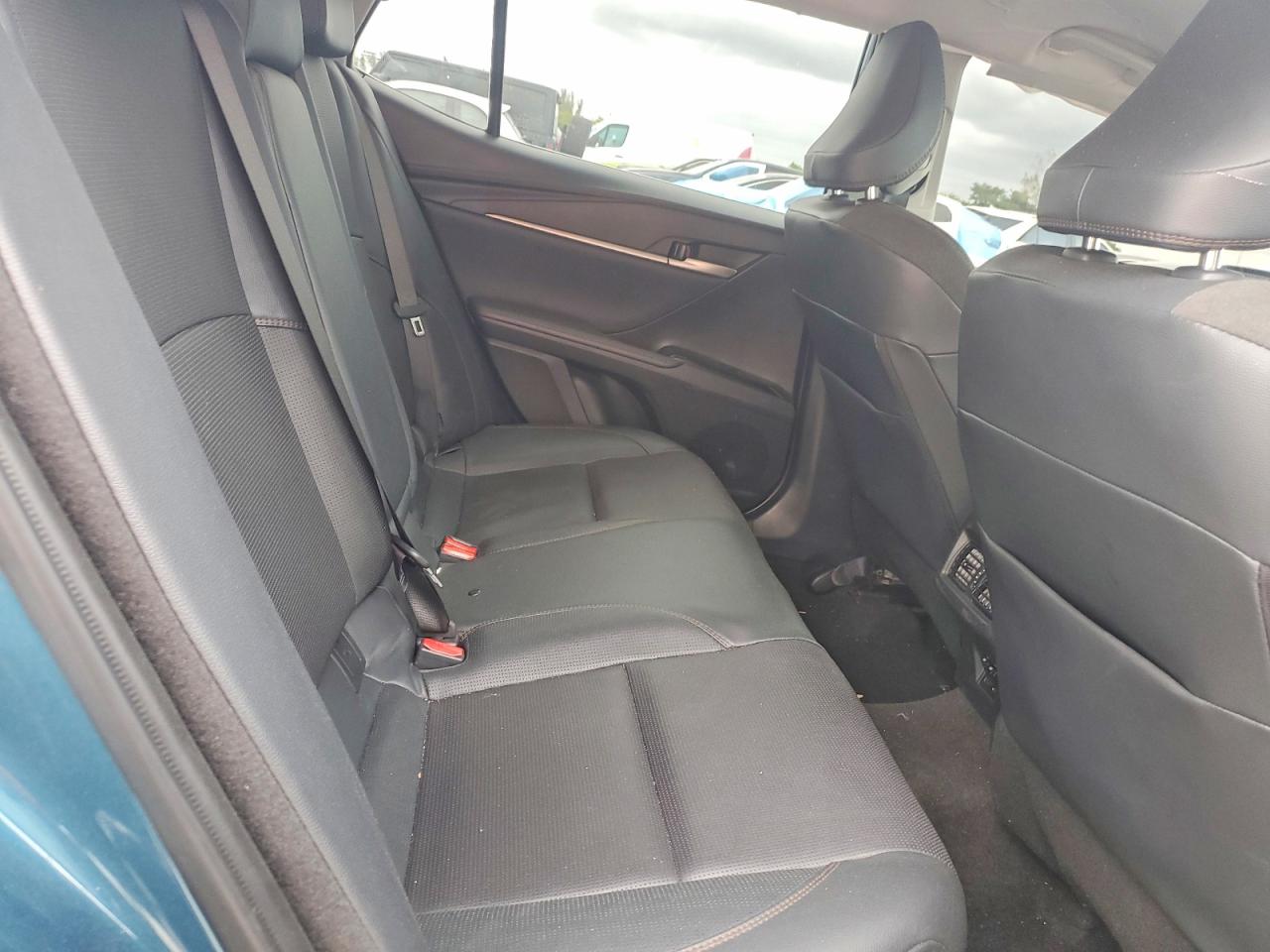 2025 Toyota Camry Xle Blue vin: 4T1DAACK8SU037726