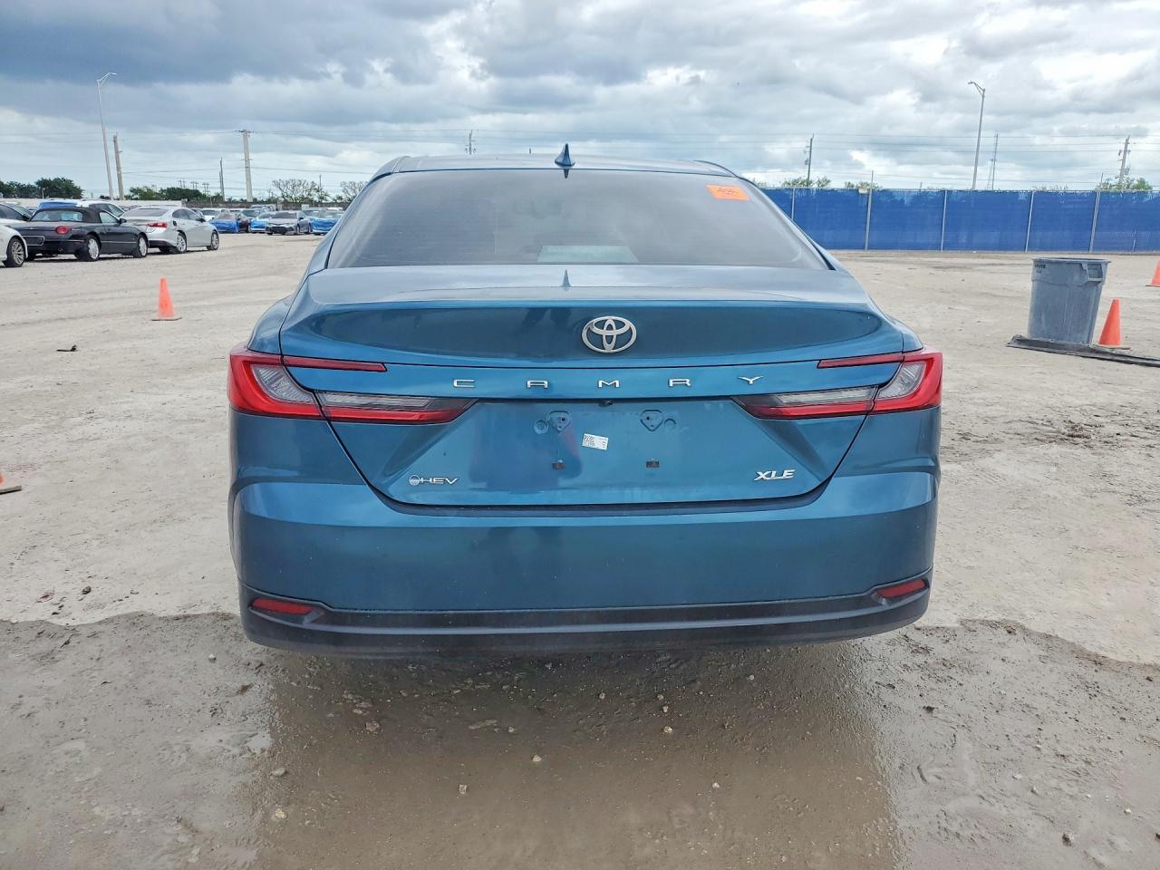 2025 Toyota Camry Xle Blue vin: 4T1DAACK8SU037726