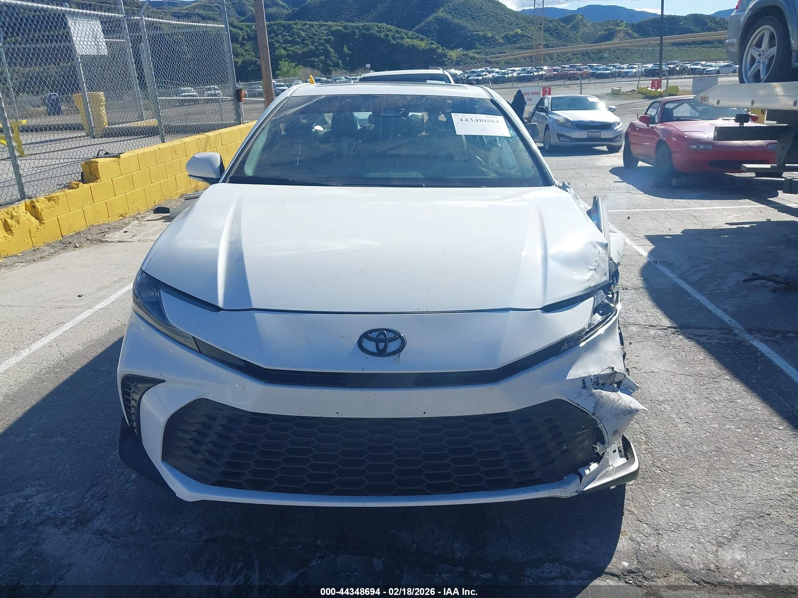 2025 Toyota Camry Se White vin: 4T1DAACK8SU088837