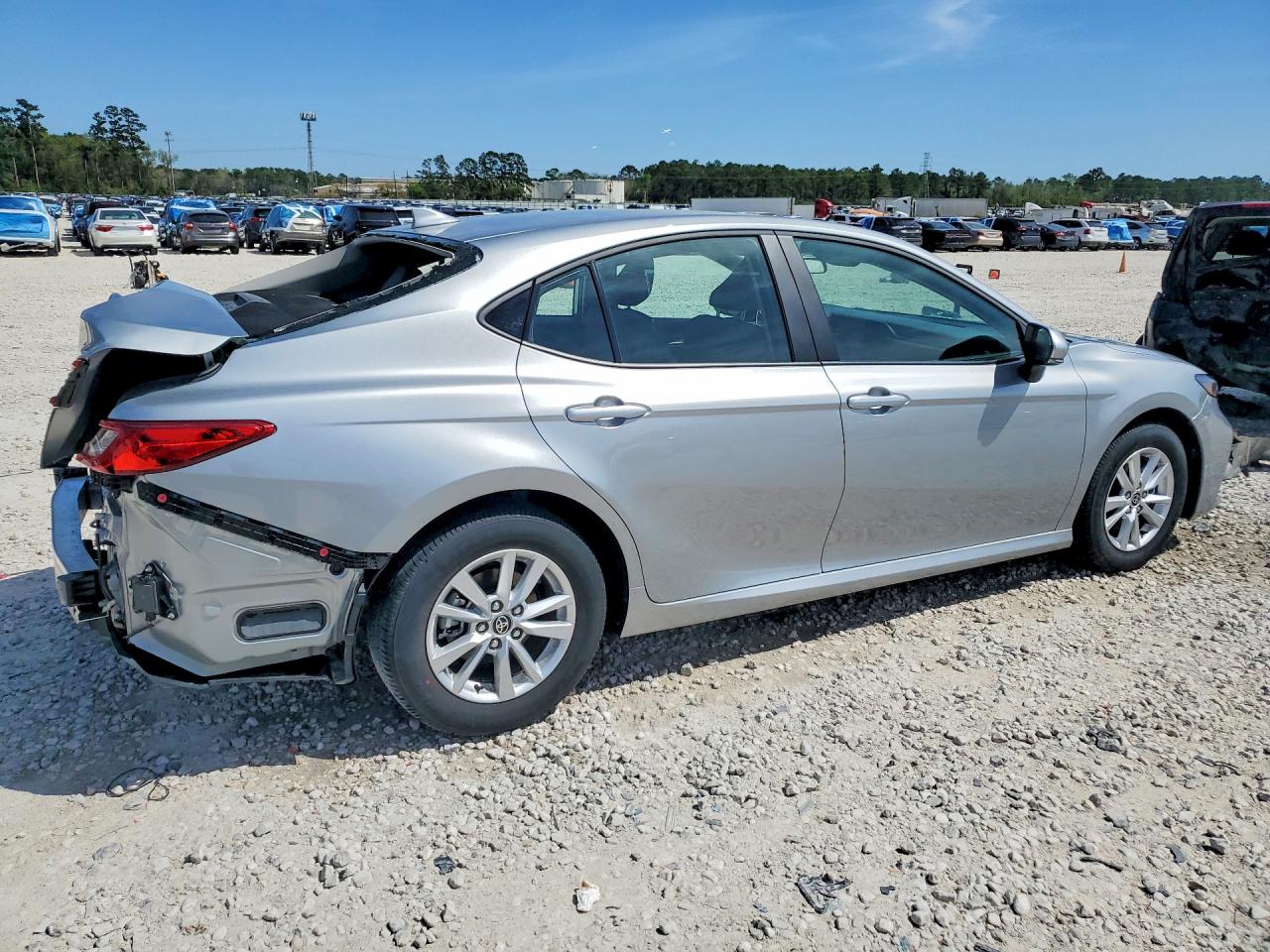 2025 Toyota Camry Le Silver vin: 4T1DAACK8SU129824