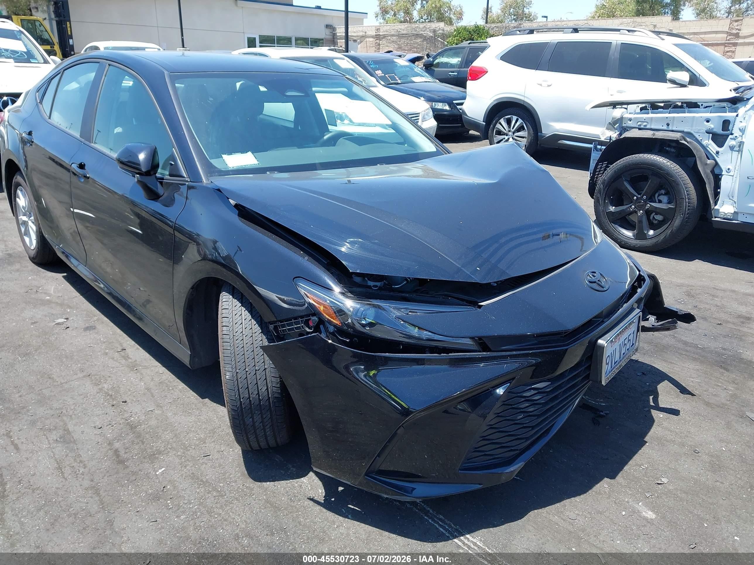 2025 Toyota Camry Le Black vin: 4T1DAACK8SU196195