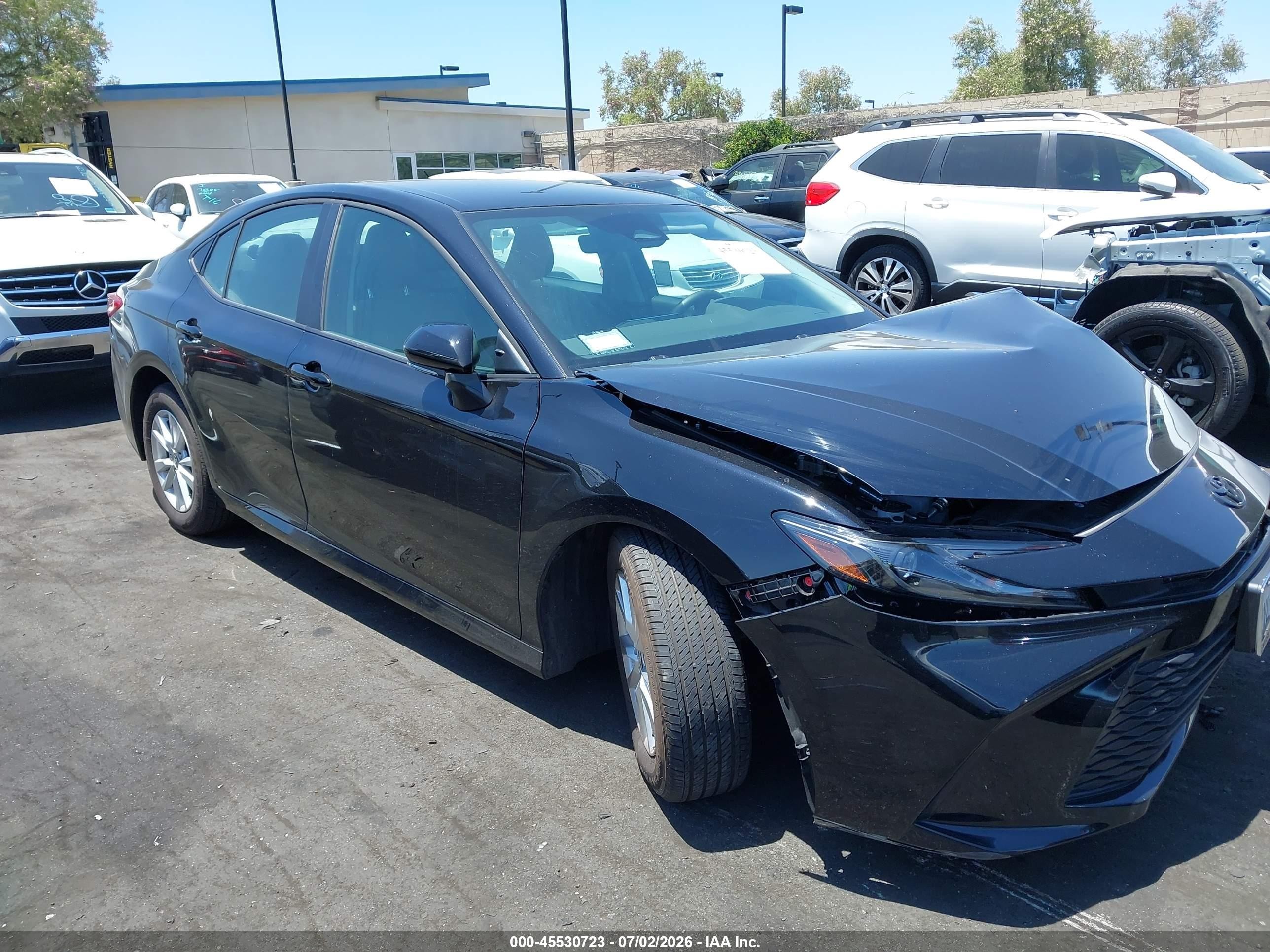 2025 Toyota Camry Le Black vin: 4T1DAACK8SU196195