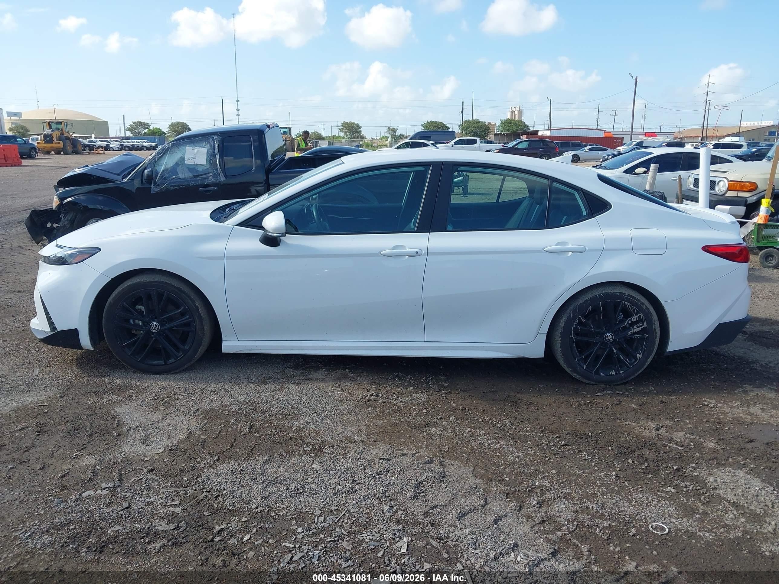 2025 Toyota Camry Se White vin: 4T1DAACK9SU100025