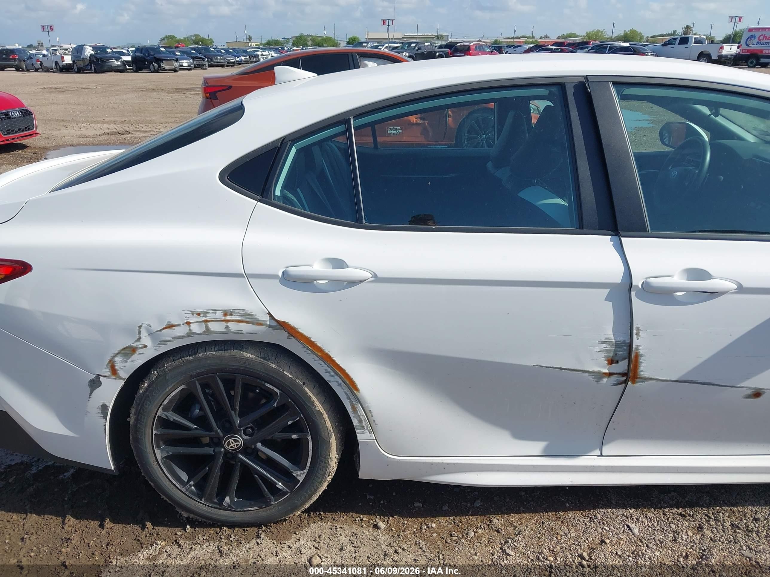 2025 Toyota Camry Se White vin: 4T1DAACK9SU100025