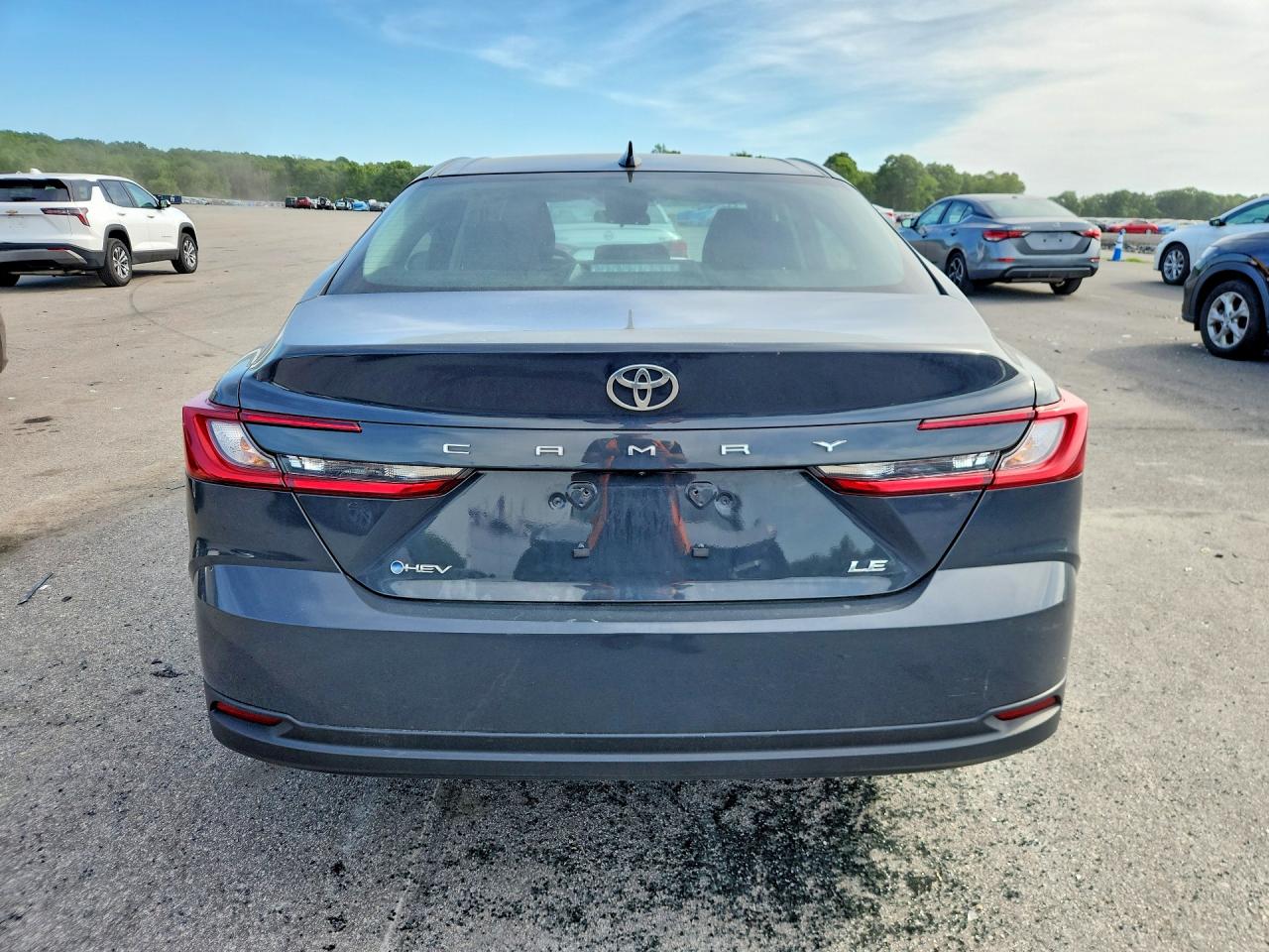 2025 Toyota Camry Le Gray vin: 4T1DAACK9SU144767